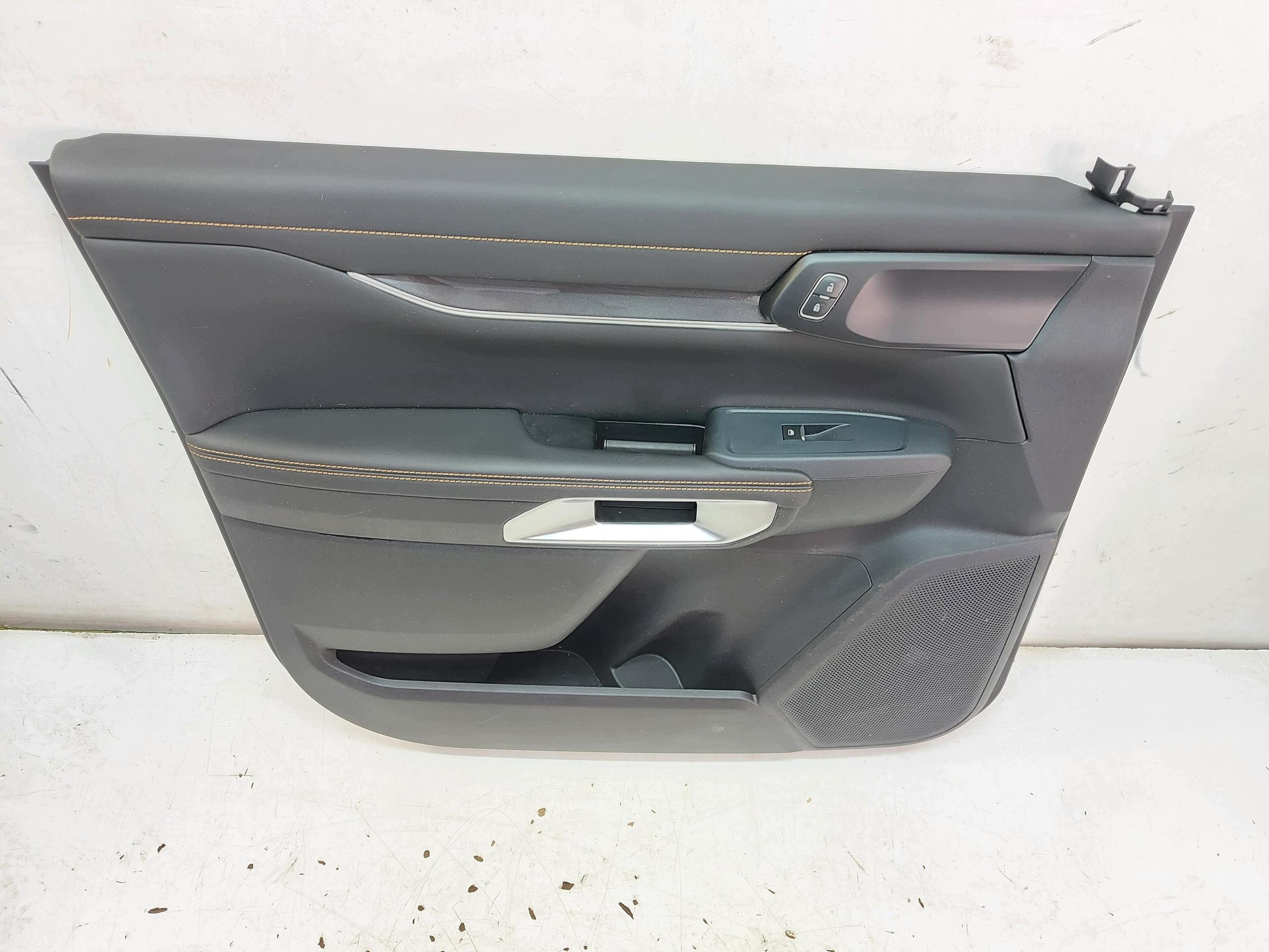 Ford Ranger VI 6 2024r. 3.0 TDCI upholstery side door left front