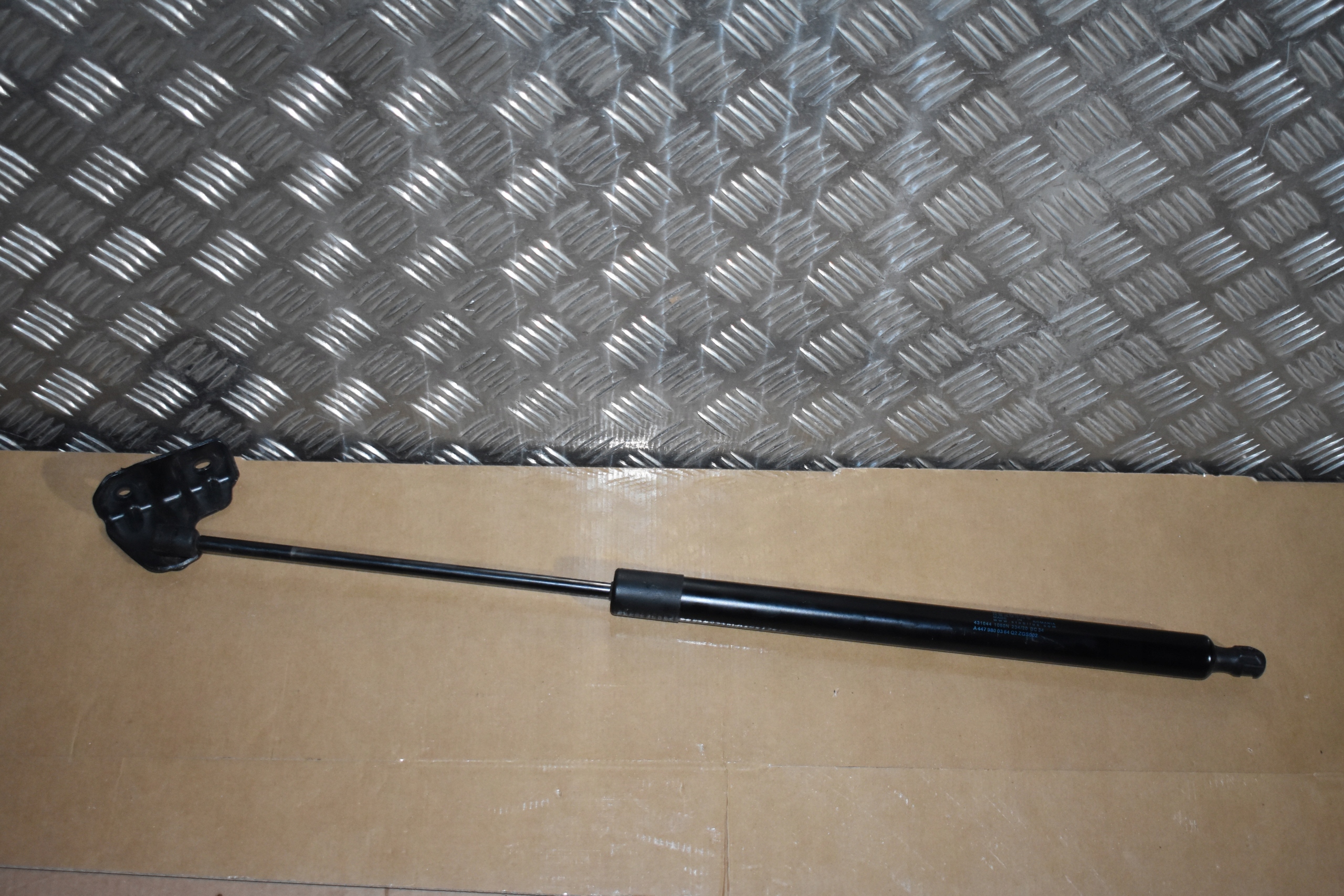IDEALNY damper bonnet boot left MERCEDES W447 1