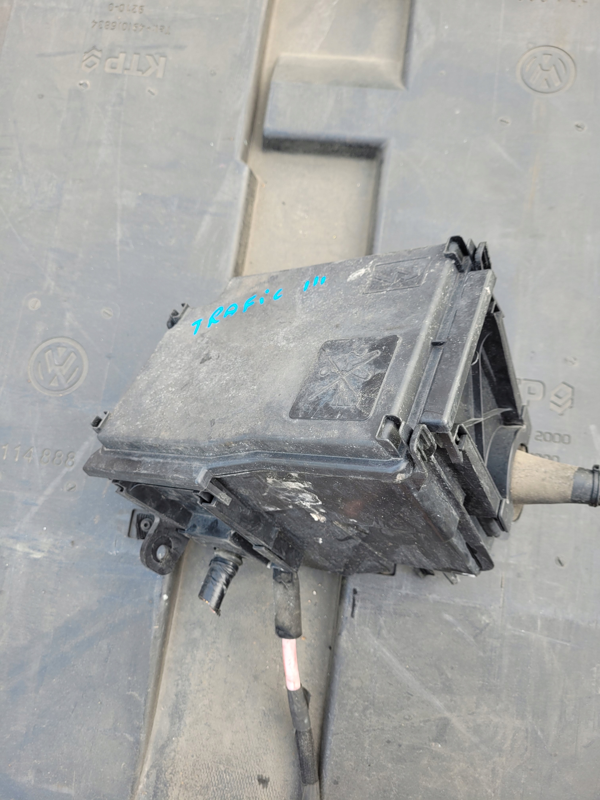 Module fusibles Boîte RENAULT TRAFIC III