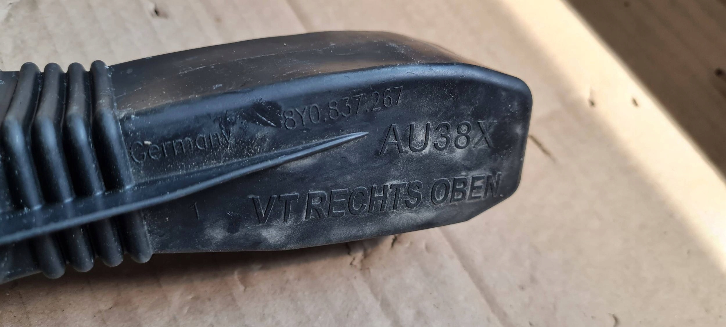 S3 8Y A3 LIFT limiter door front left right 8Y0837249