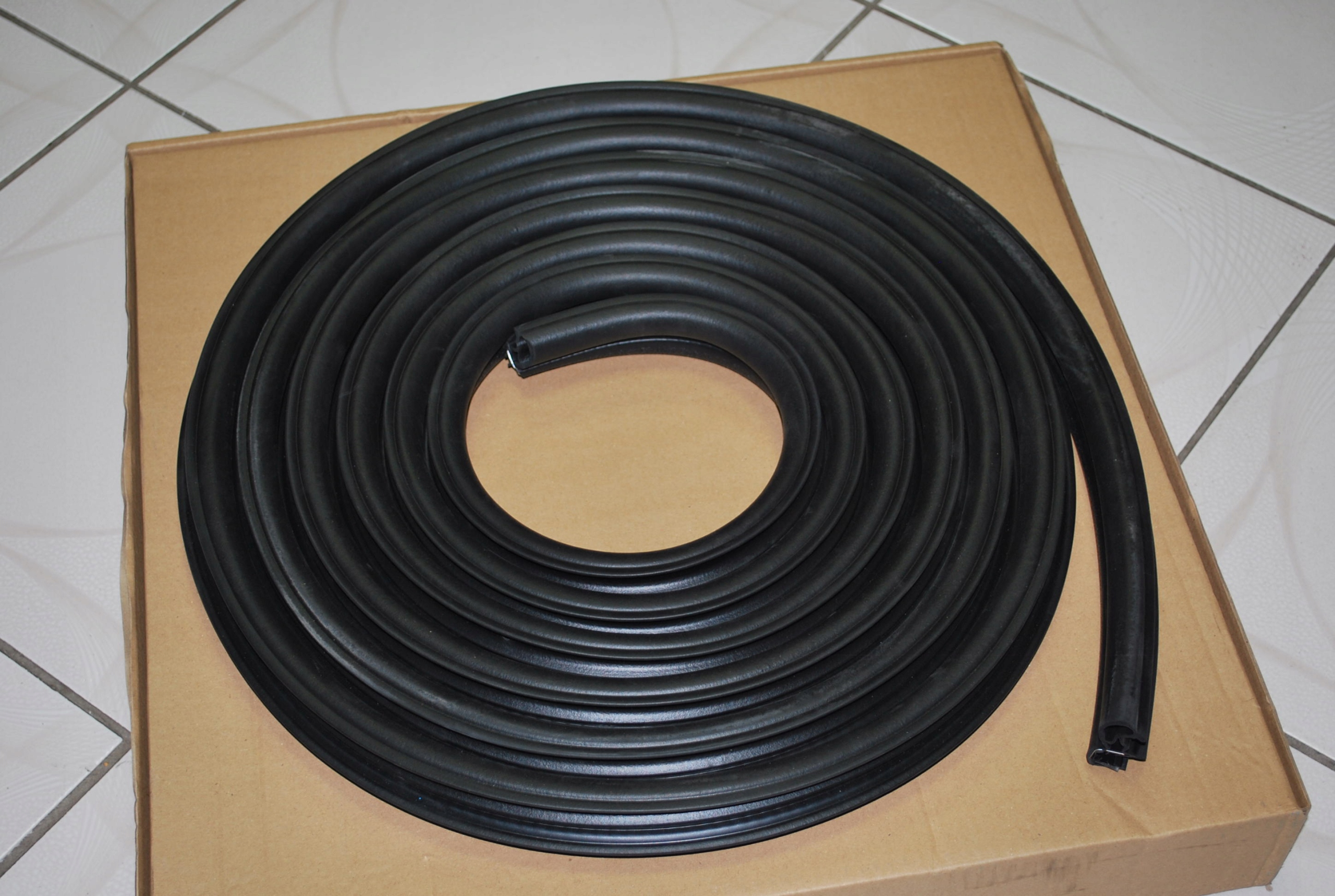 USZCZELKA DRZWI MOVANO MASTER 98 2010 DRZWI PRZOD Part number 6042
