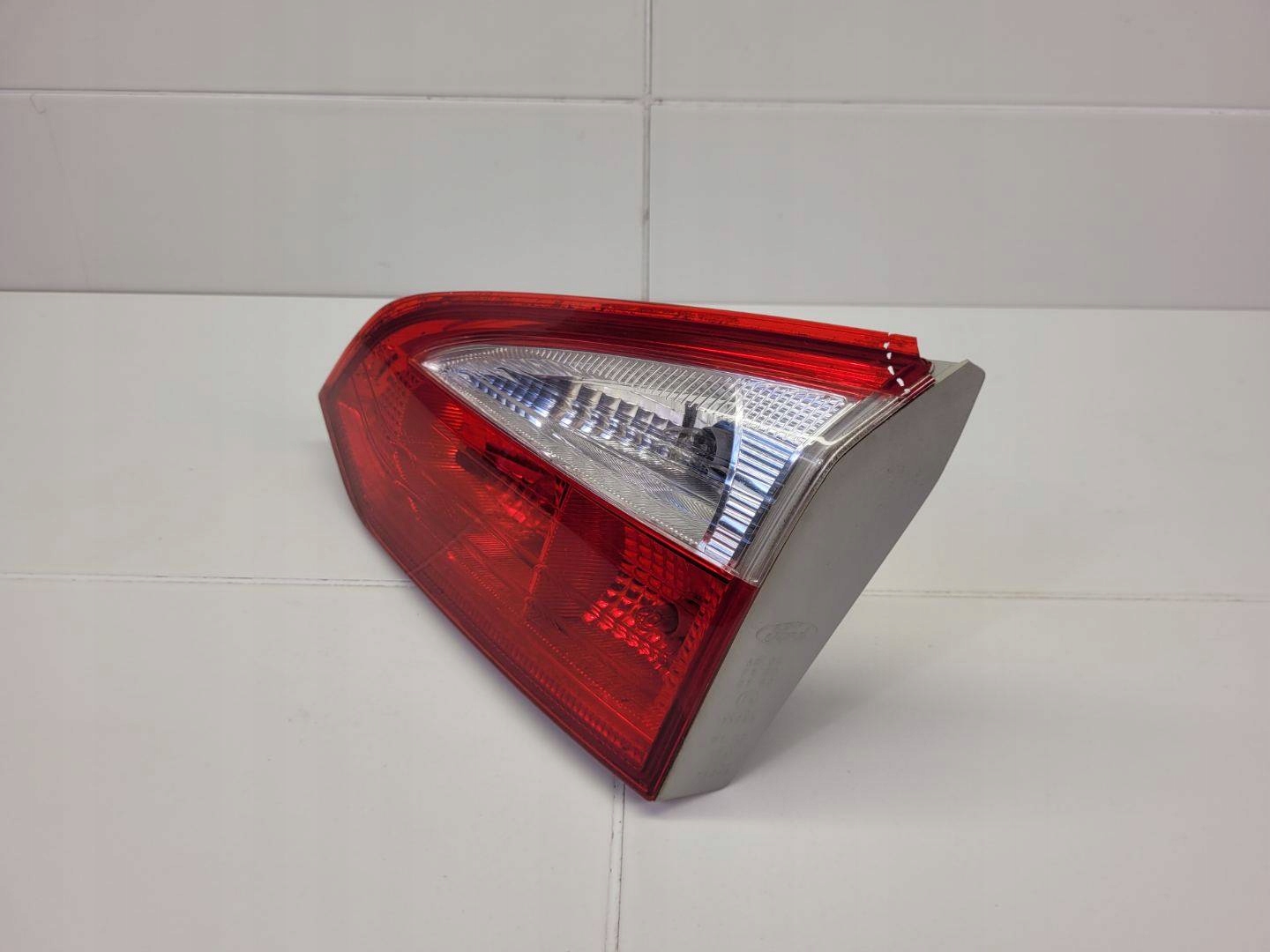light rear to the bonnet right side Ford Focus 3 facelift 2017 BM51-13A602-B