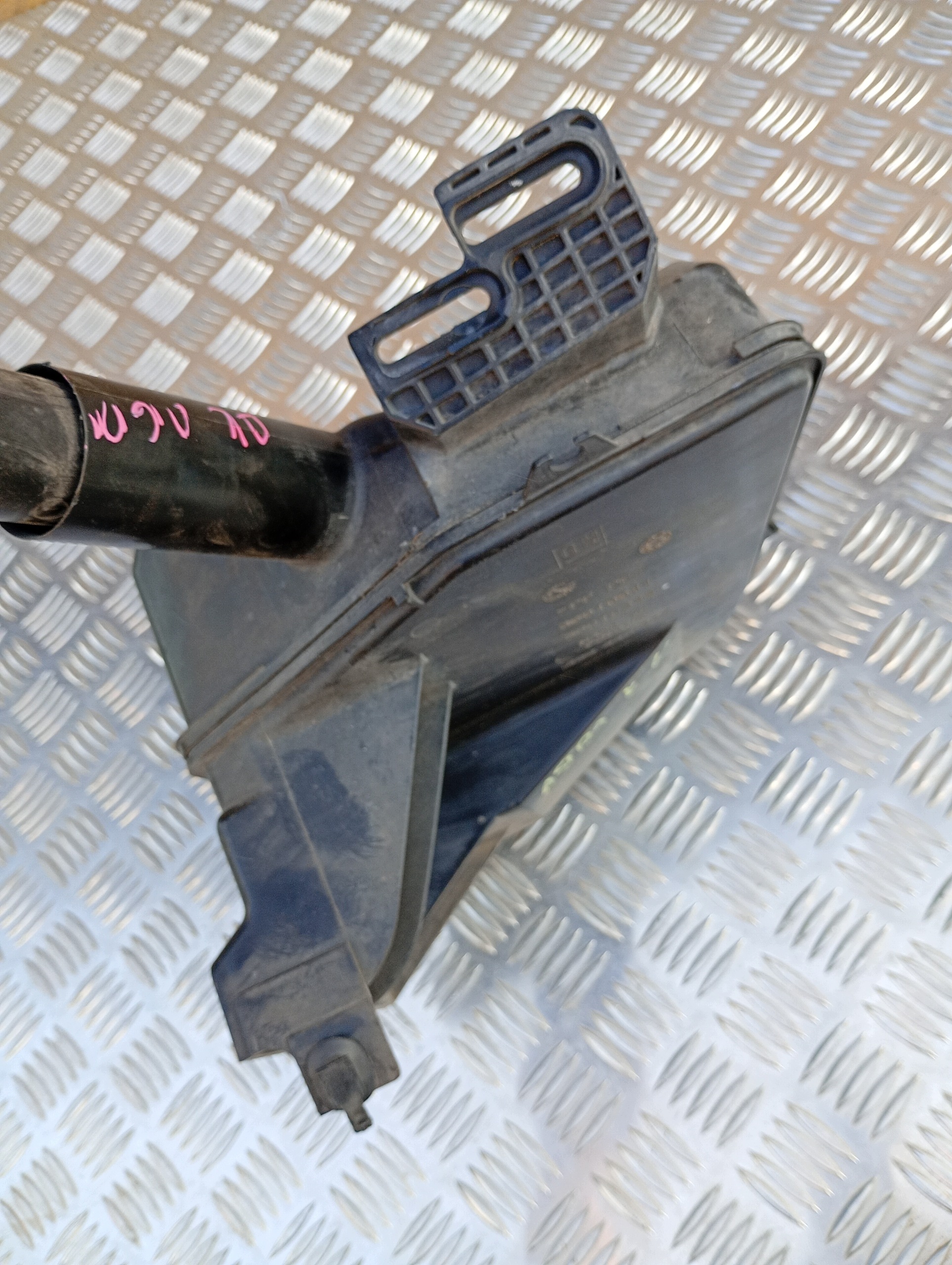 washer fluid tank OPEL ASTRA K V