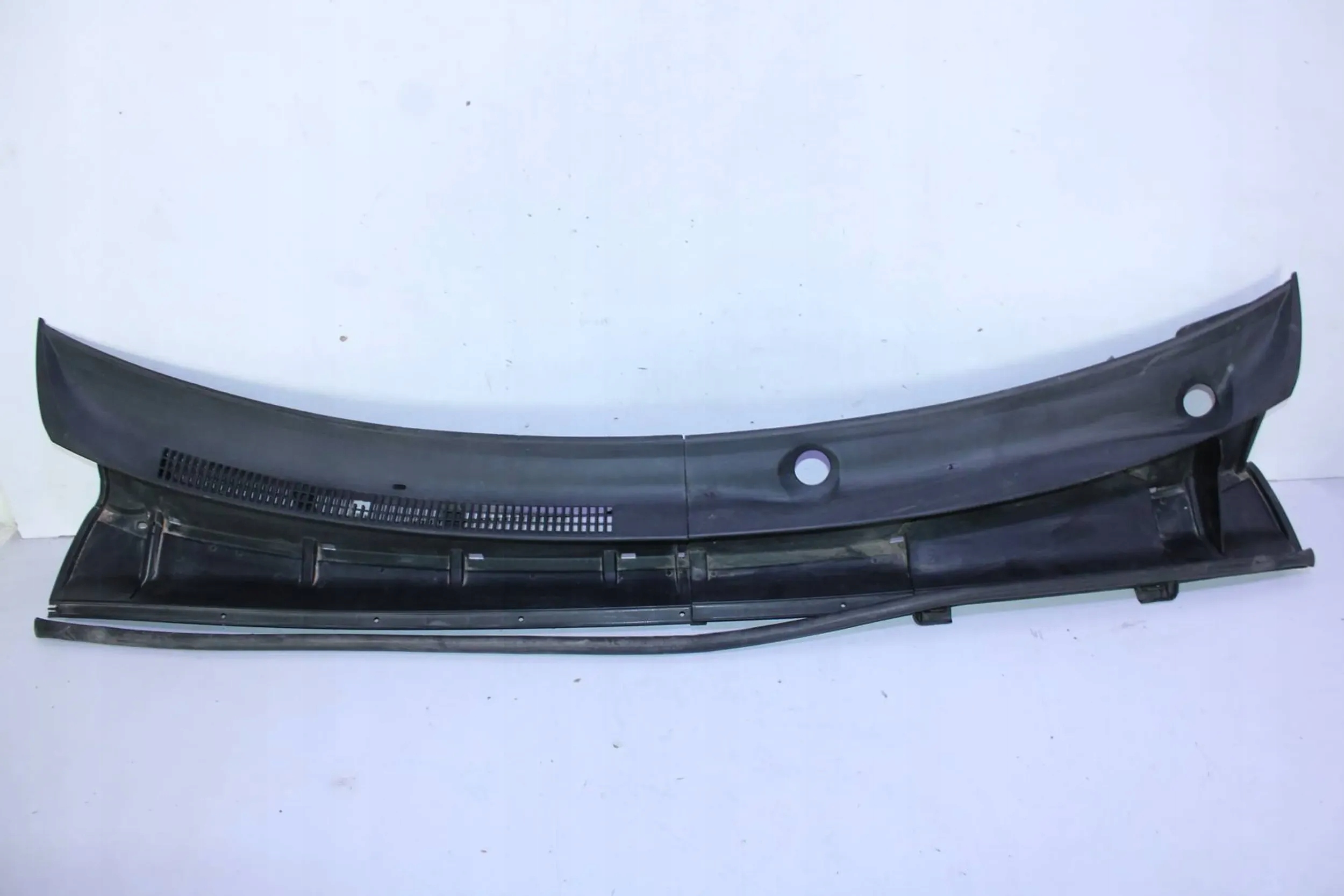 PODSZYBIE PLASTIKOWE TOYOTA VERSO 09-18R