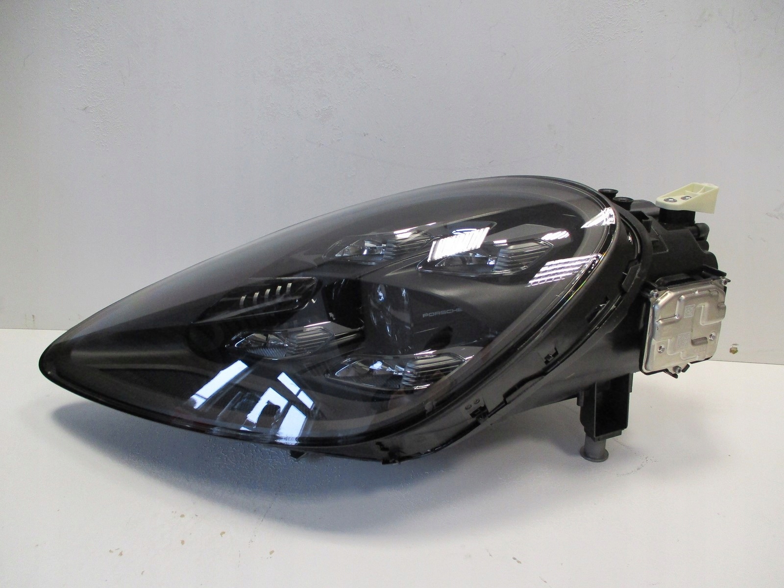 Lampa Cayenne 9Y0 FULL LED 9Y0941103 MATRIX Typ samochodu Samochody osobowe