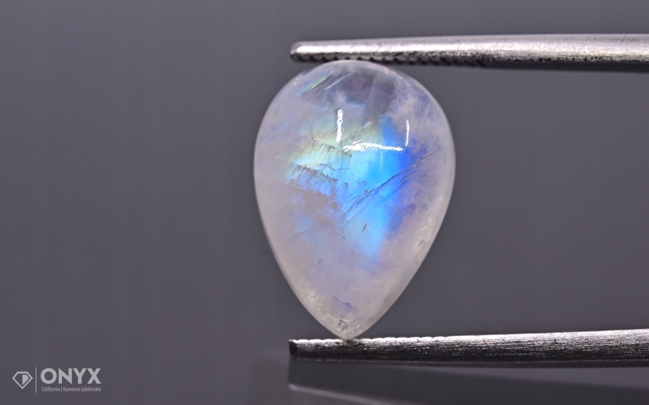 Měsíční kámen kabošon slza 14x10 mm