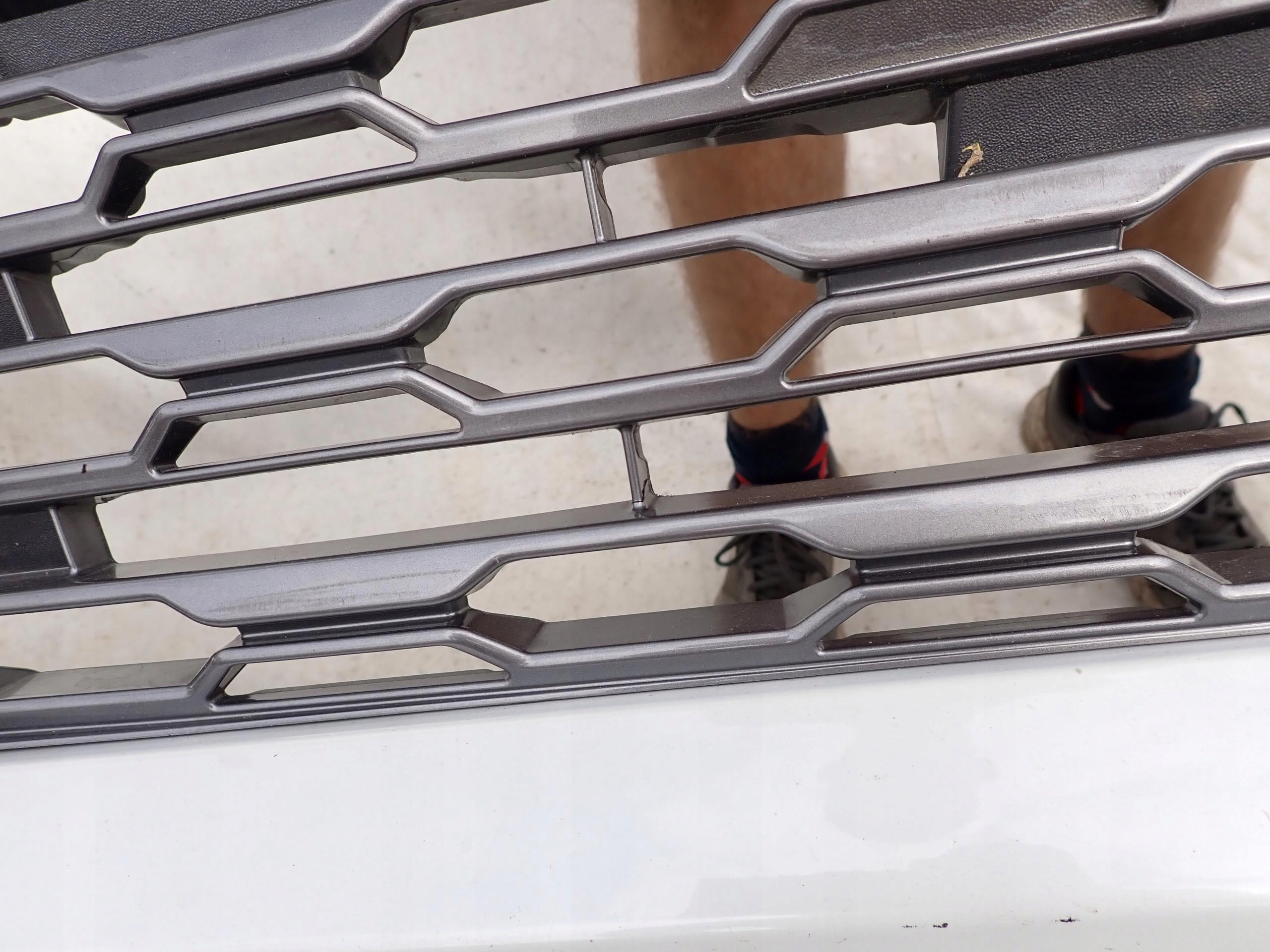 TOYOTA RAV4 V 19- bumper front front PDC SPR