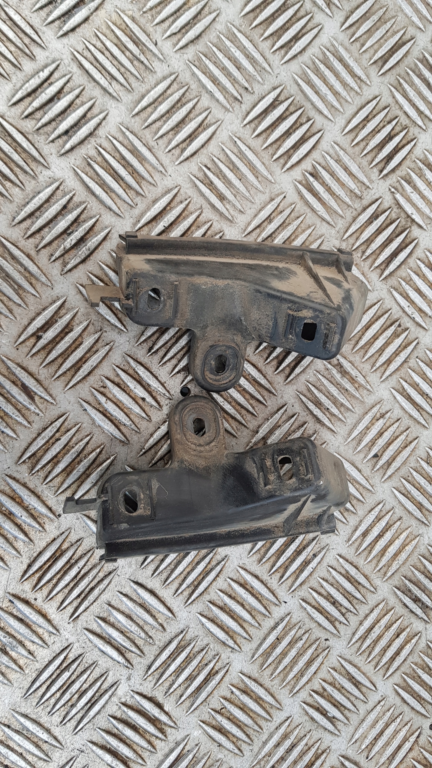 AUDI A6 C6 stoßstangenführung links oder rechts