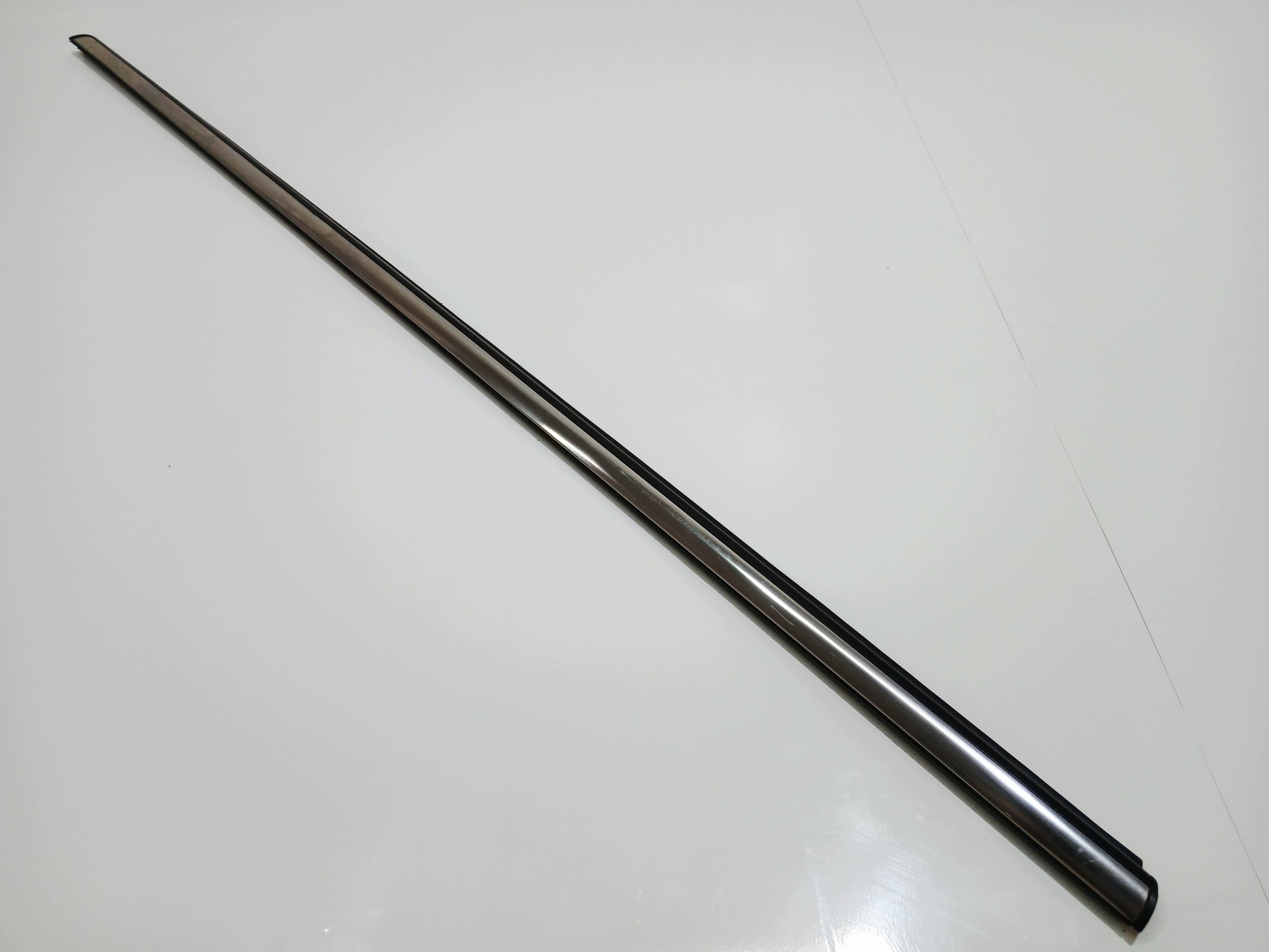 moulding door left MINI R56 OE CHROM (0006147)