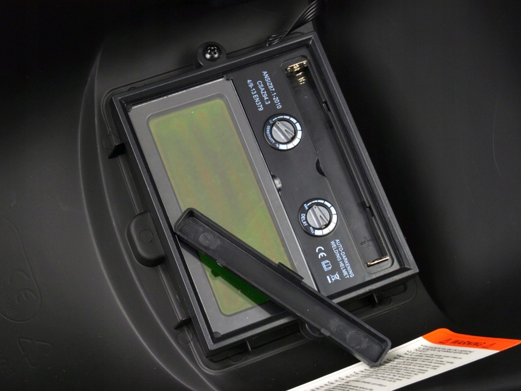 MASKA SPAWALNICZA SAMOŚCIEMNIAJĄCA FLAME Typ przyłbicy automatyczna