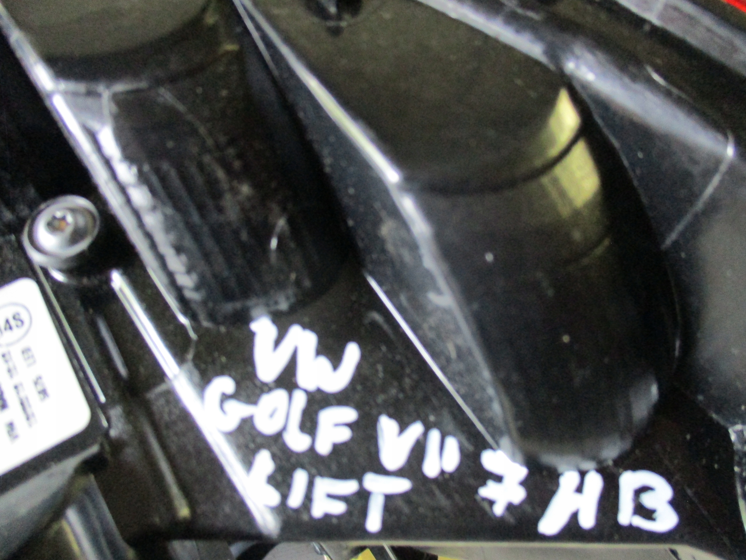 передняя vw e -UP правый 13-16r 77301R