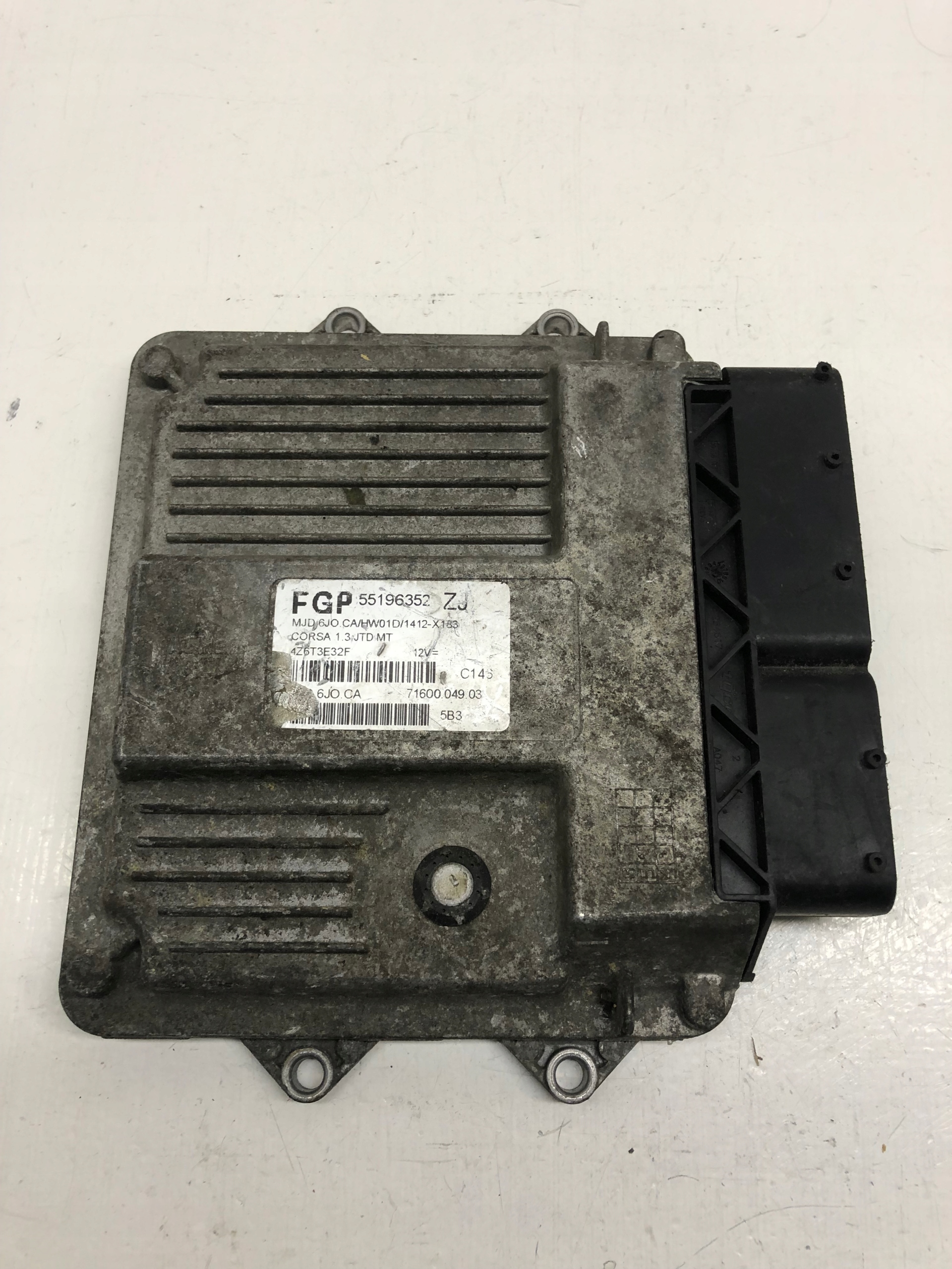 control unit of the engine OPEL CORSA C COMBO 55196352