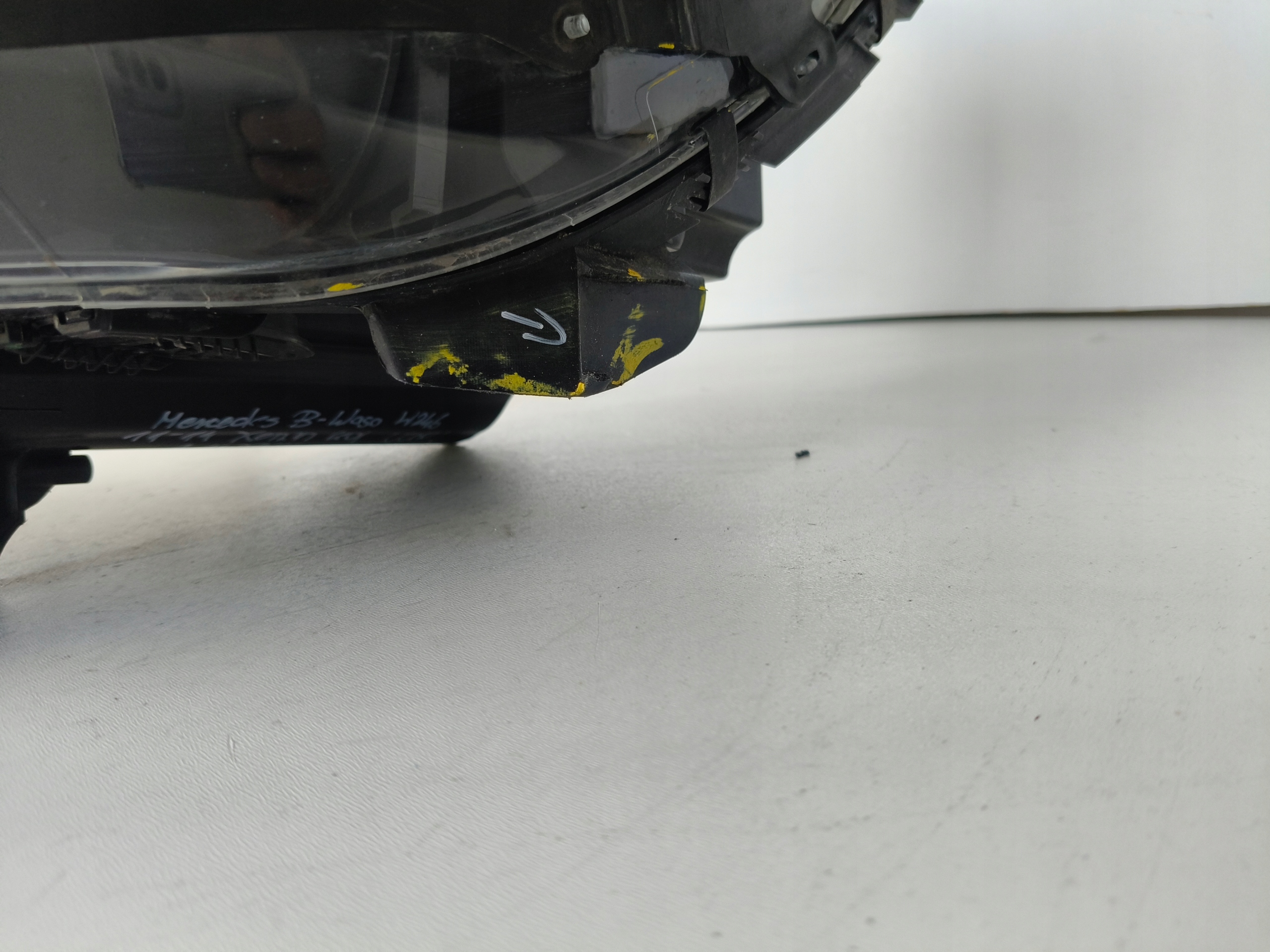 light left REFLEKTOR MERCEDES B-KLASA W246 XENON LED ILS 11-14