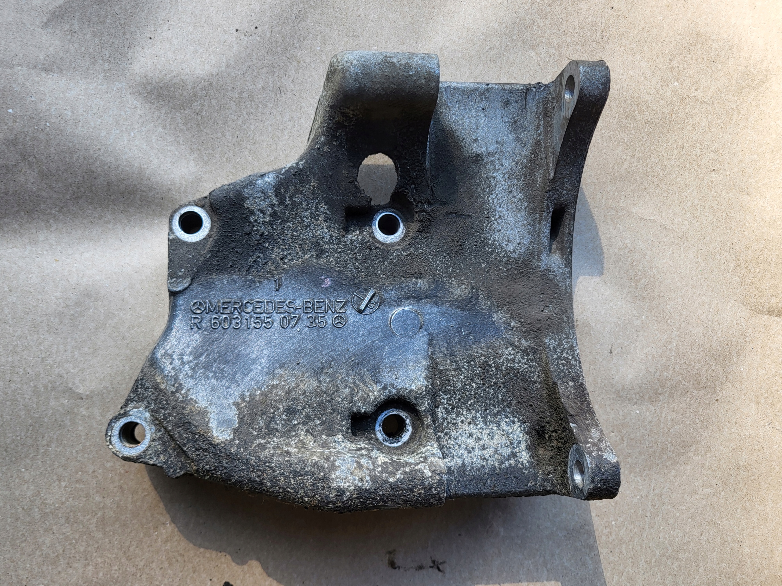 Support Support plaque Moteur Console MERCEDES E-KL W210 2.2 2.5 DIESEL Original
