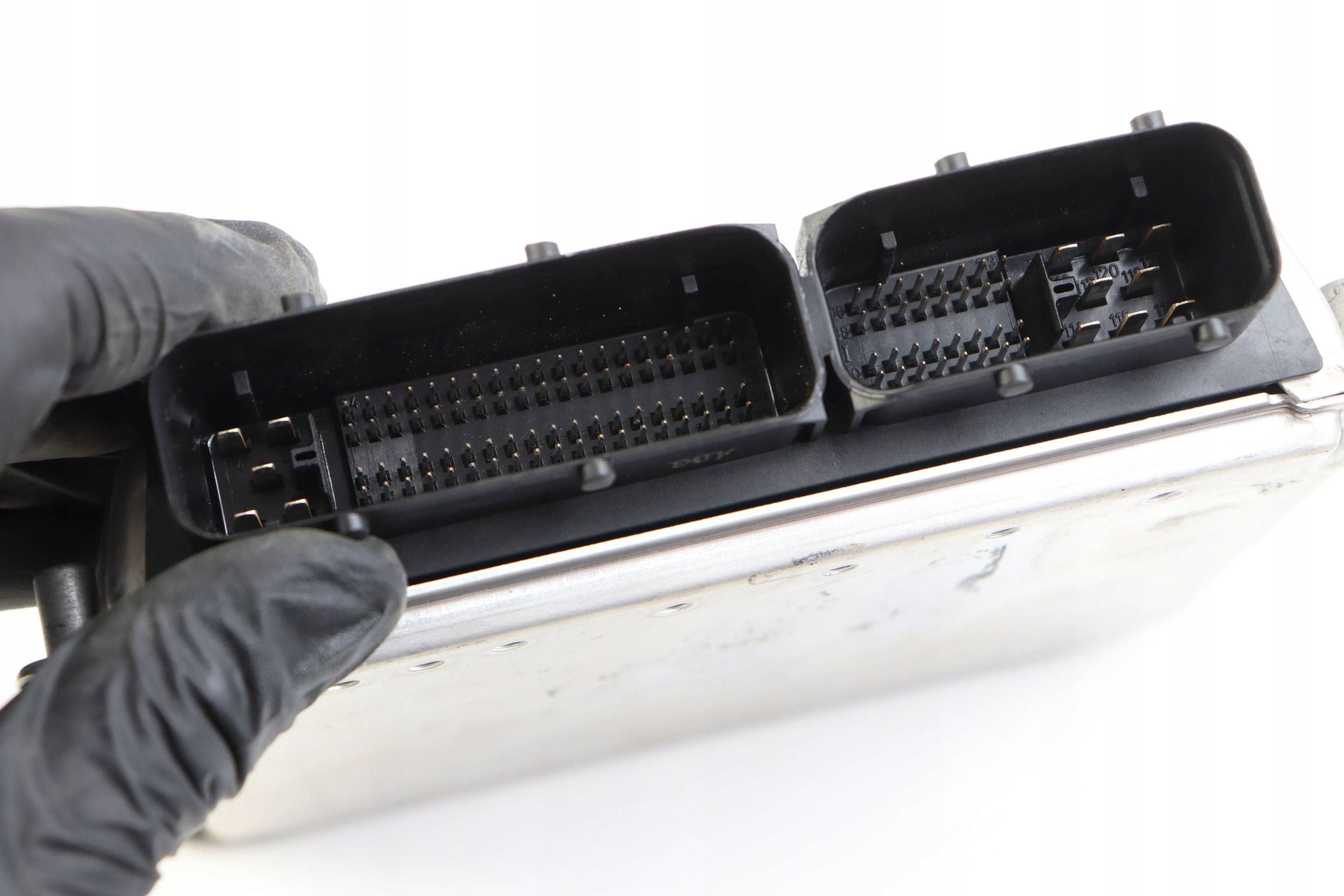 AUDI A6 C5 computer control unit of the engine 2.4 petrol 3B0907552 0261204893