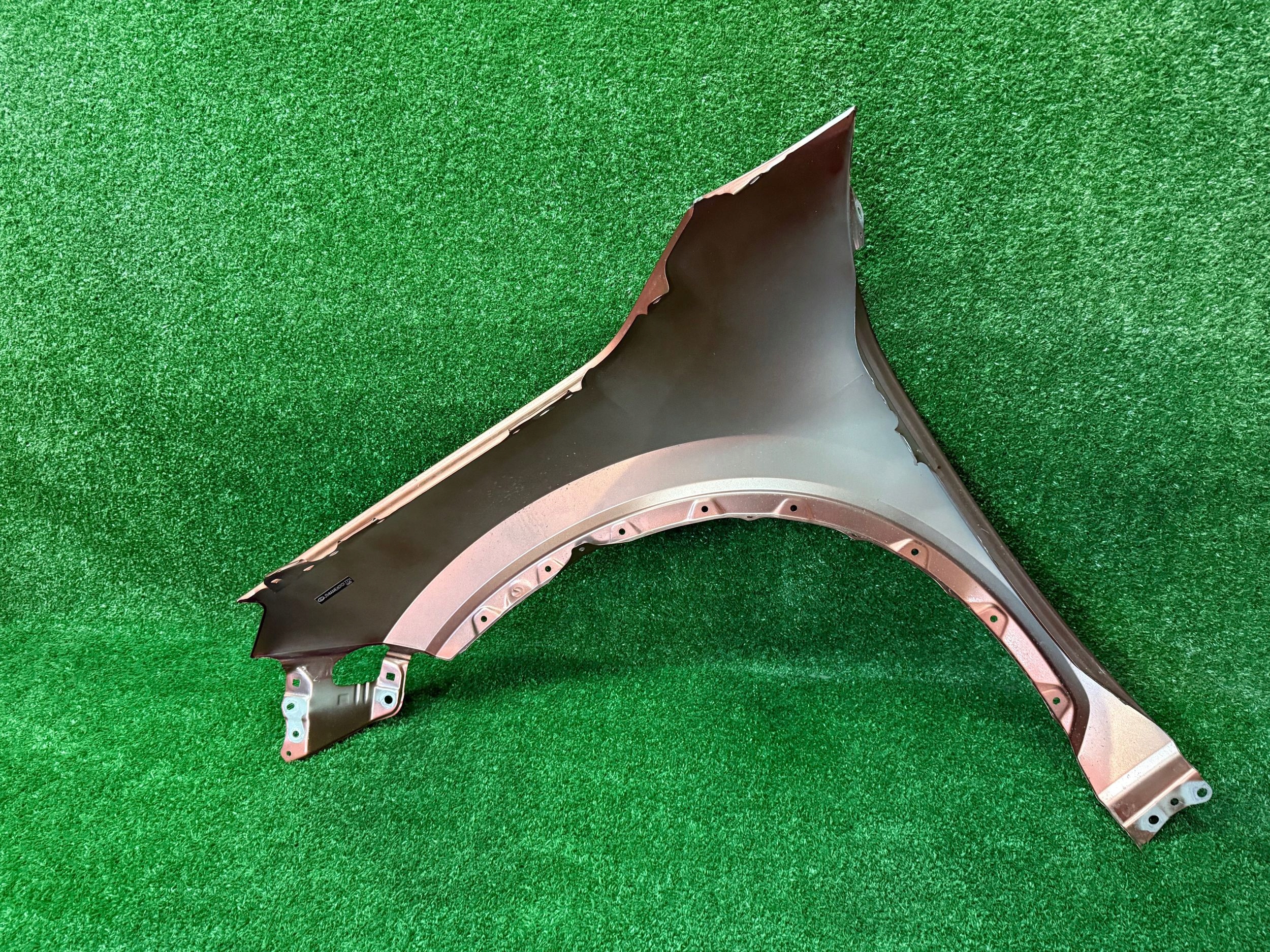 fender front right LEXUS LBX NR.03