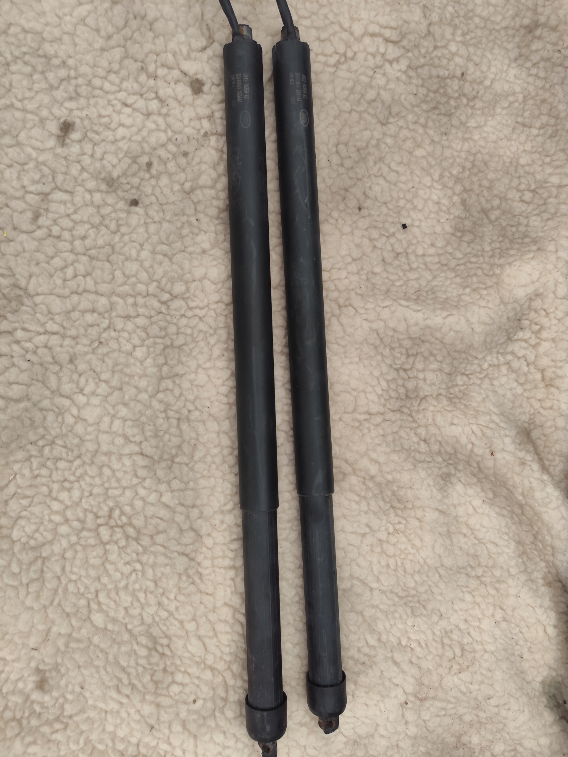 RANGE ROVER VELAR damper SILOWNIKI bonnet rear part