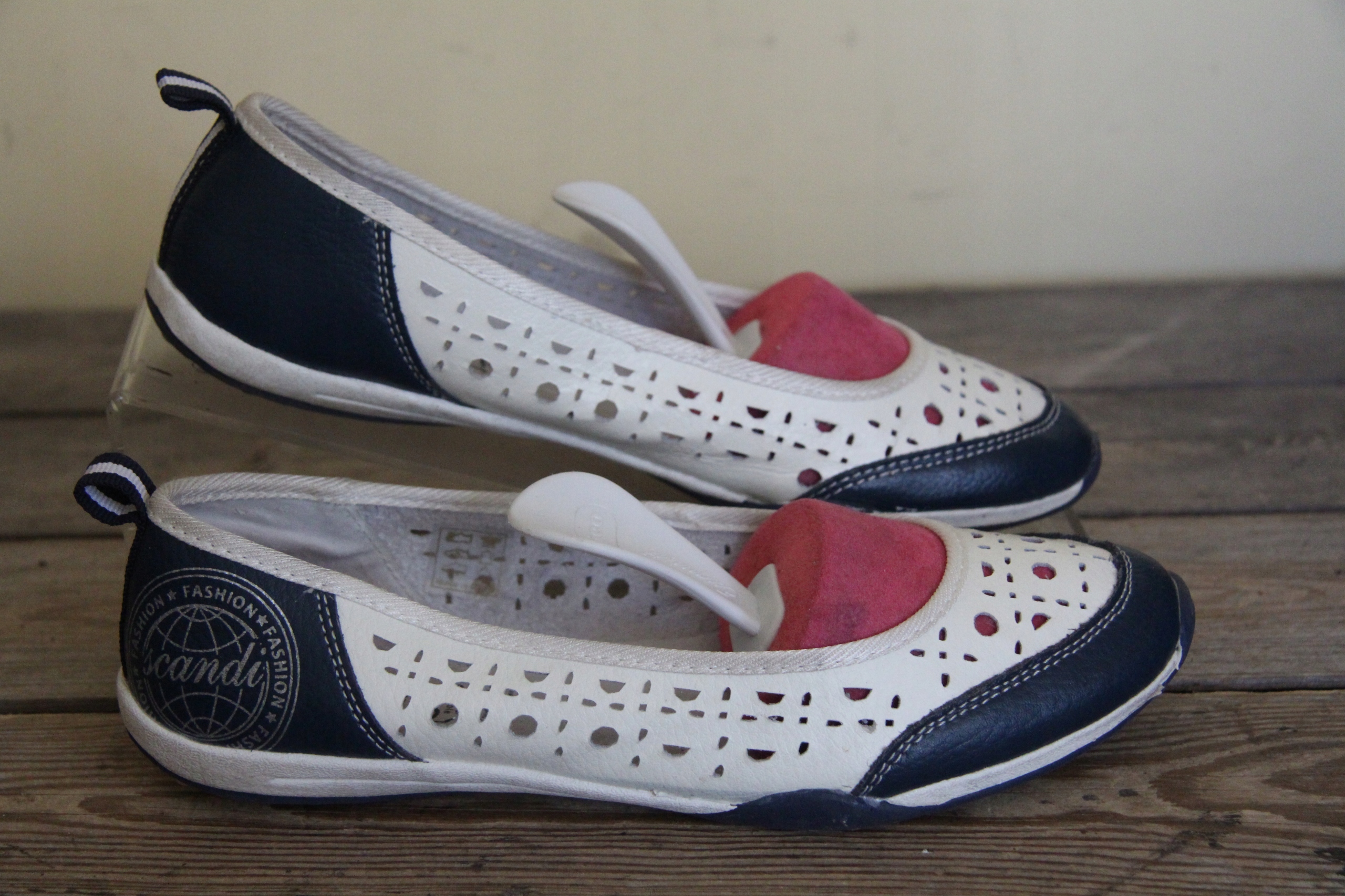 SCANDI - ROZ.37/24CM - SKÓRA