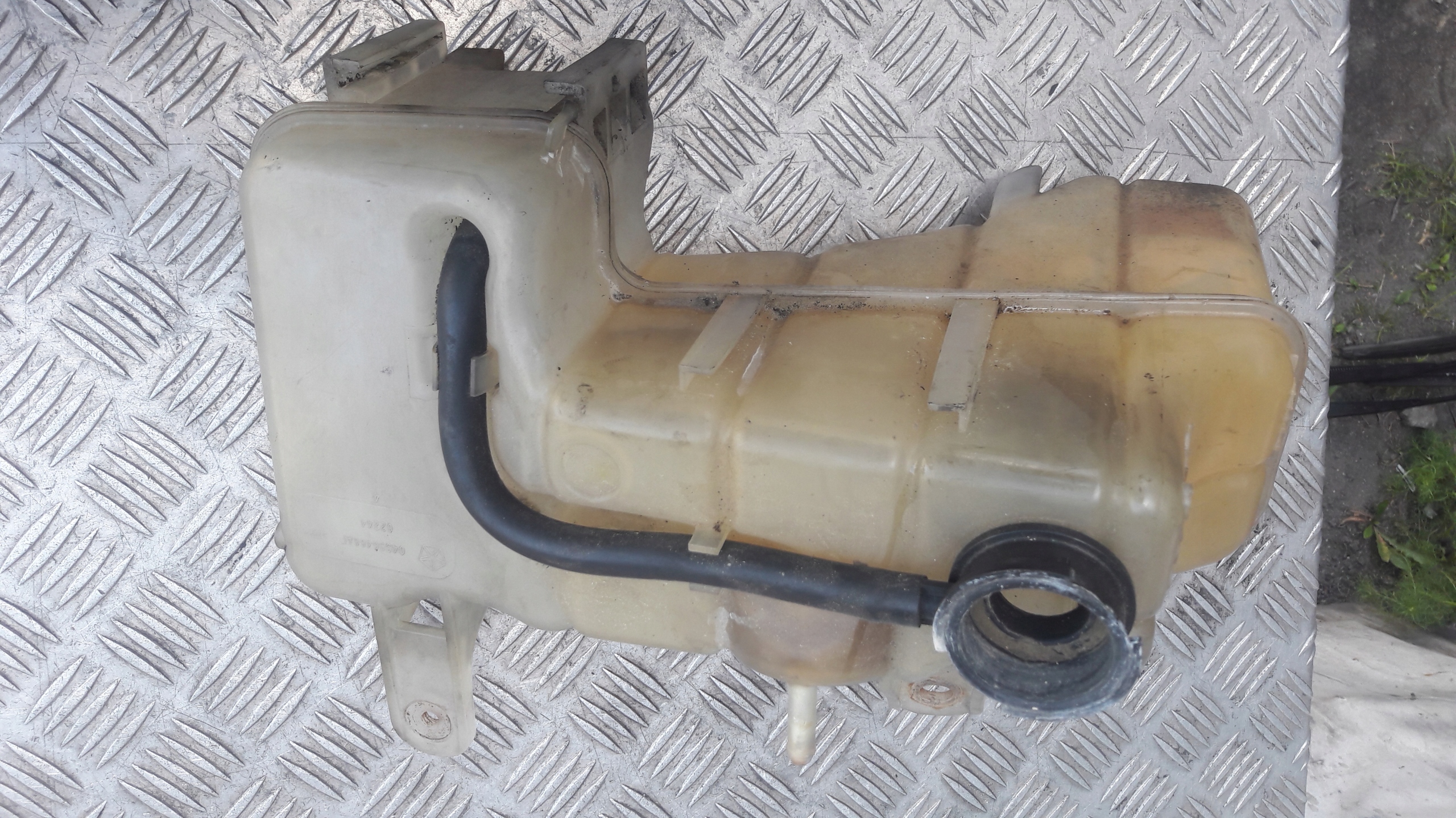 CHRYSLER 300C 3.0 CRDI ekspanziona posuda vode 04596466AF