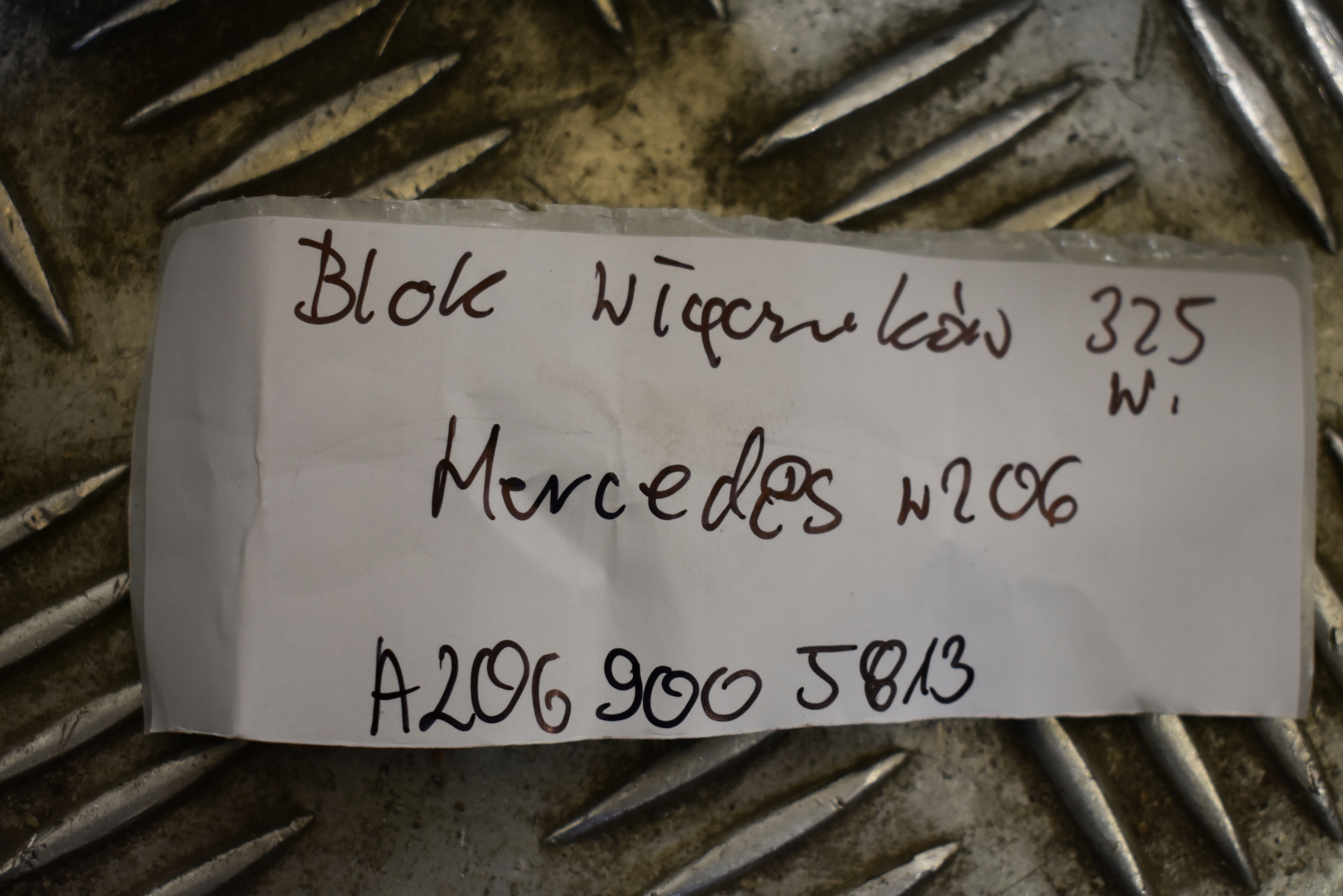 IDEALNY PANEL BLOK WLACZNIKOW MERCEDES W206 1