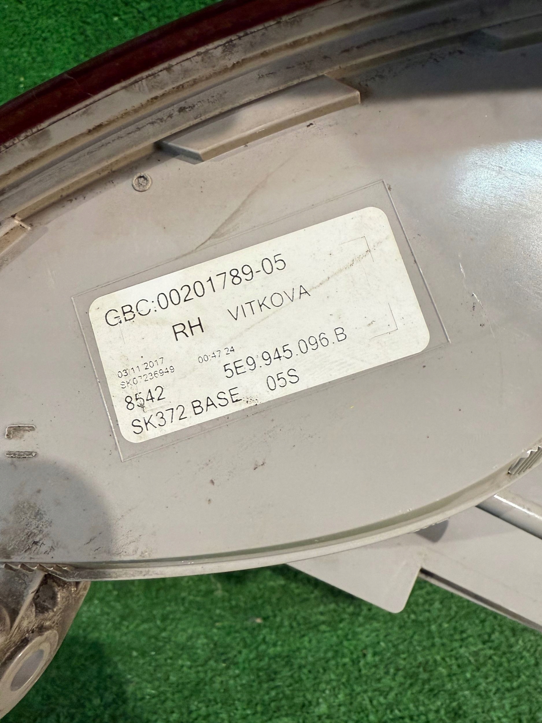 light rear part rear SKODA OCTAVIA III KOMBI NR:81