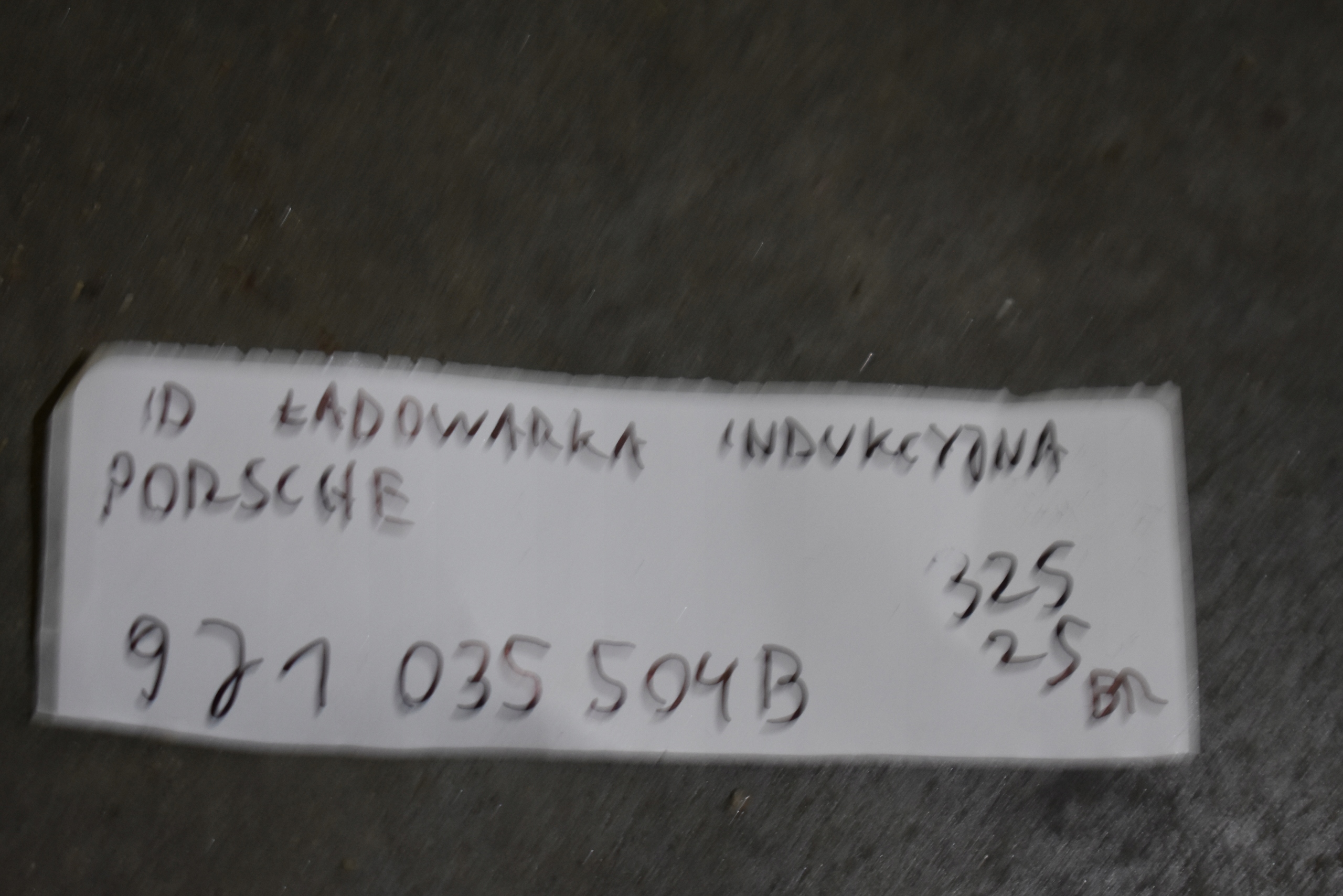 IDEALNA LADOWARKA INDUKCYJNA PORSCHE 1