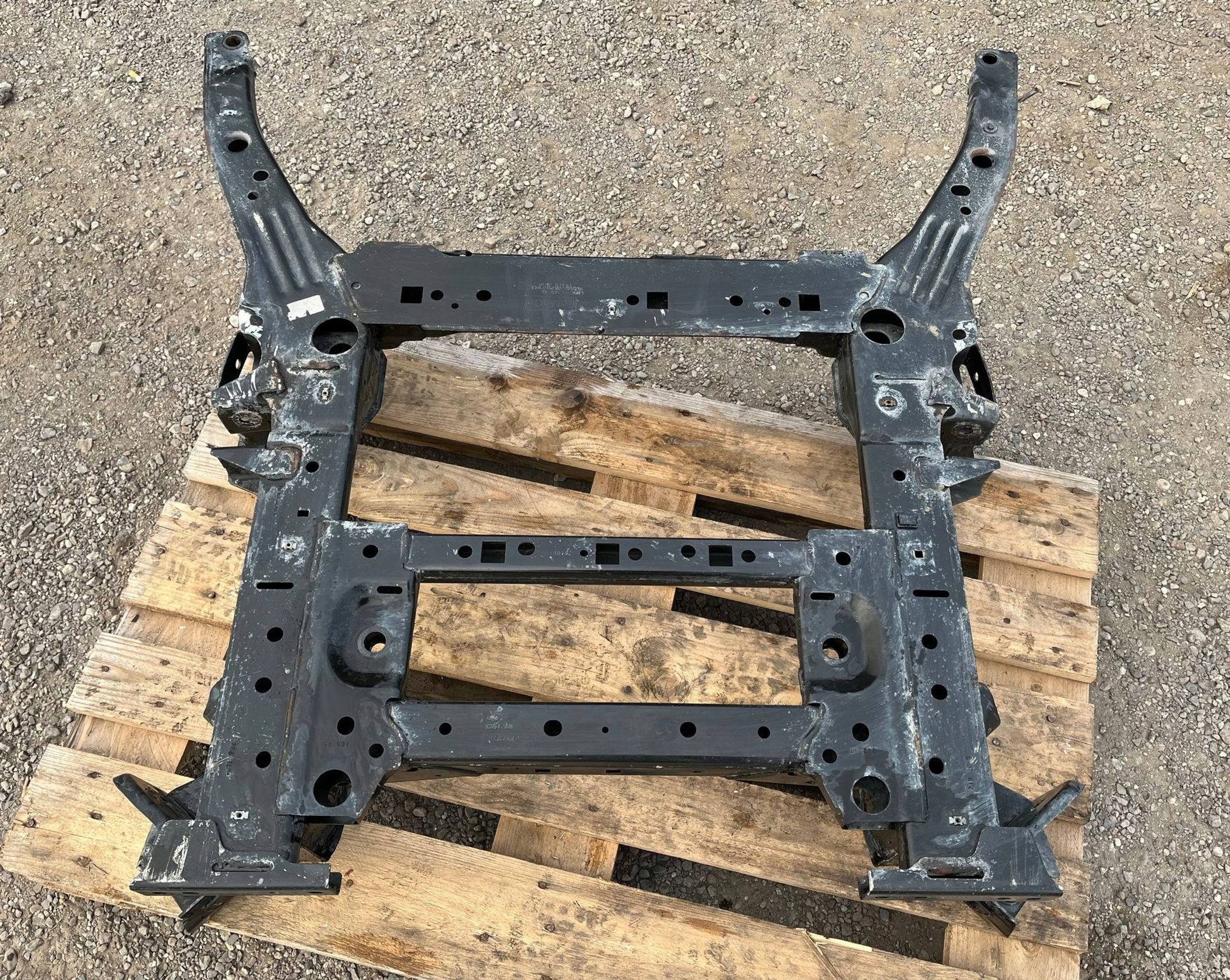axle beam front subframe suspension beam Ford Explorer 2.3 VI 2020