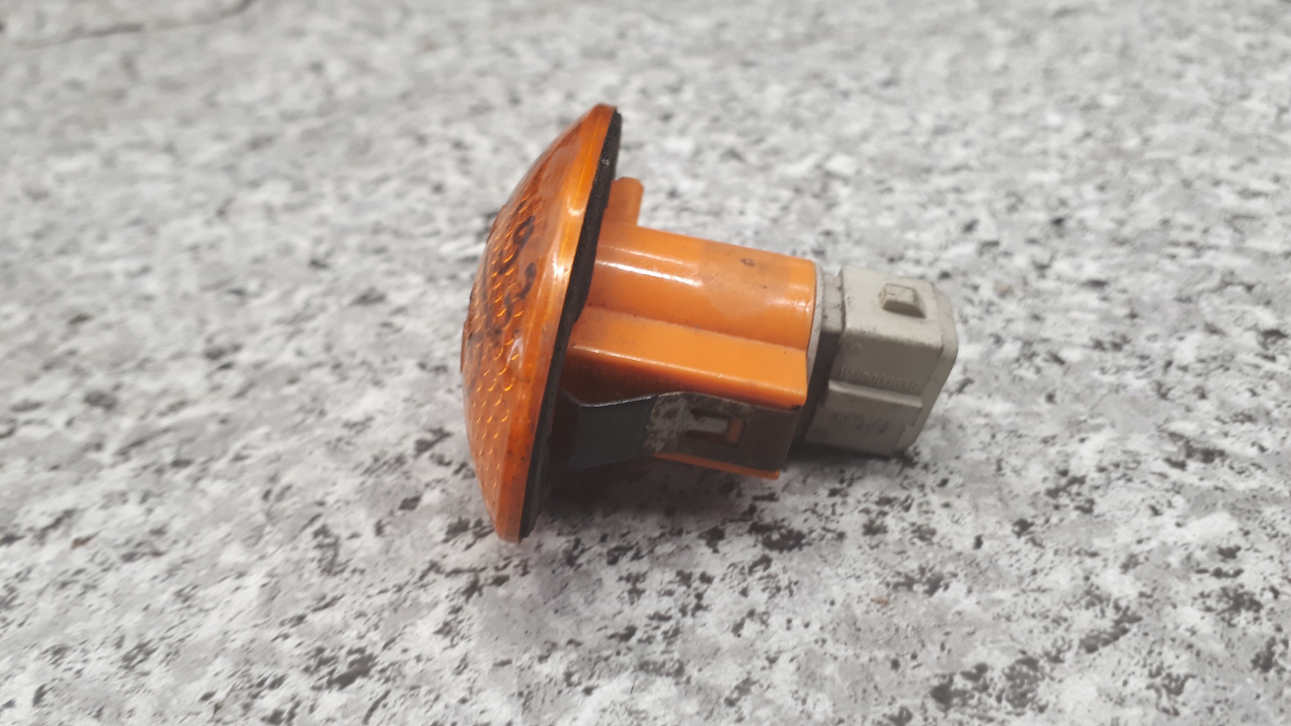 Indicateur de direction Aile FORD KA 01959