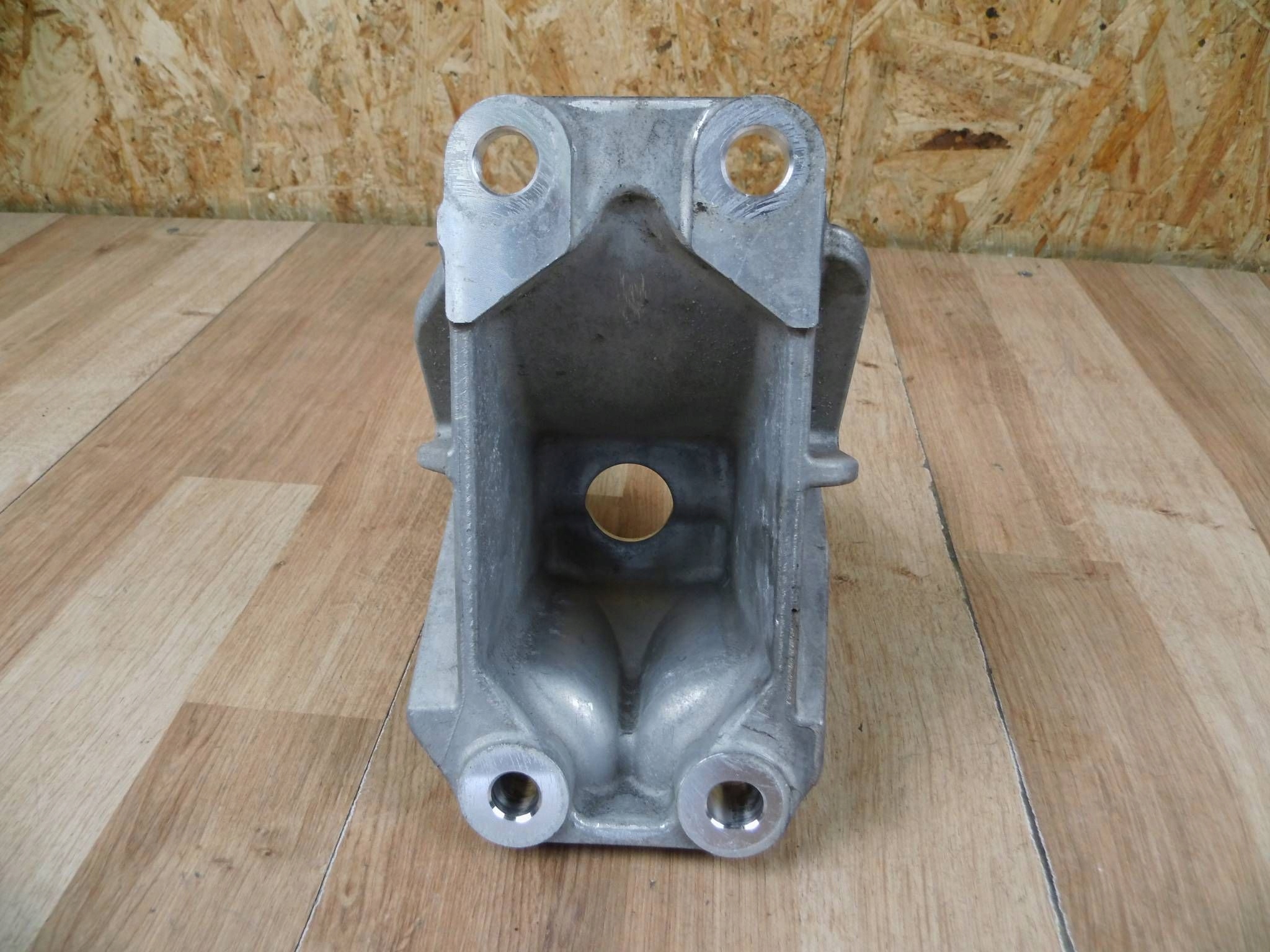 Nissan Leaf II ZE1 Support Support plaque Moteur 11333-3NF0A