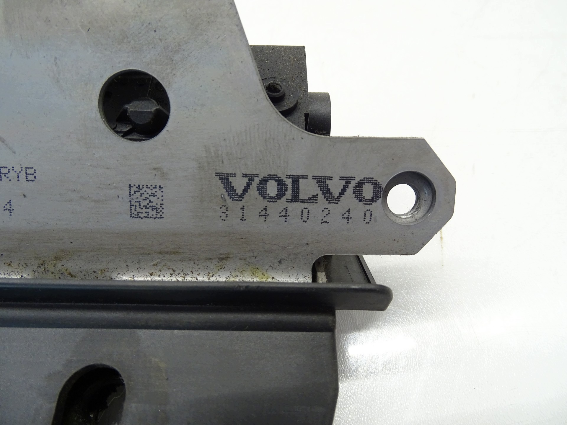 lock bonnet boot rear part rear VOLVO V60 and 31440240