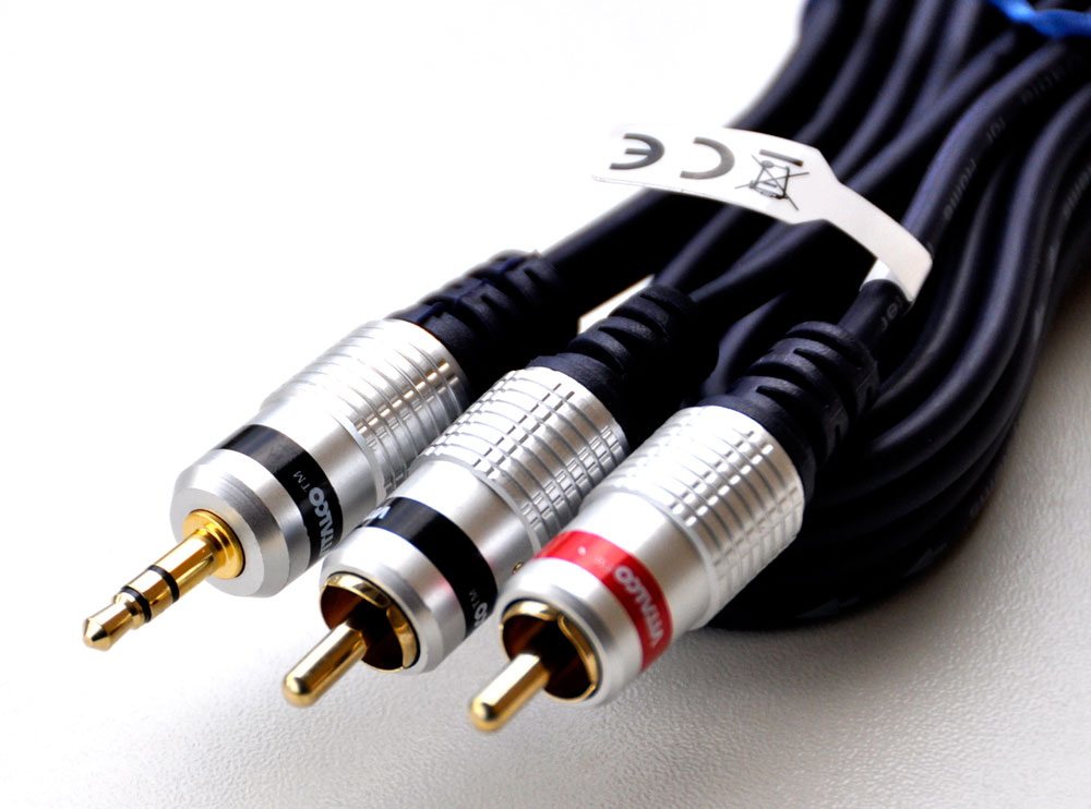 

Kabel Aux Jack 3,5 2xRCA Cinch 2,5M Digital Gold