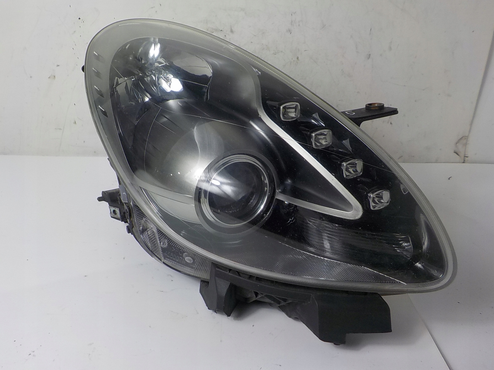 ALFA ROMEO GIULIETTA XENON light right front front UK