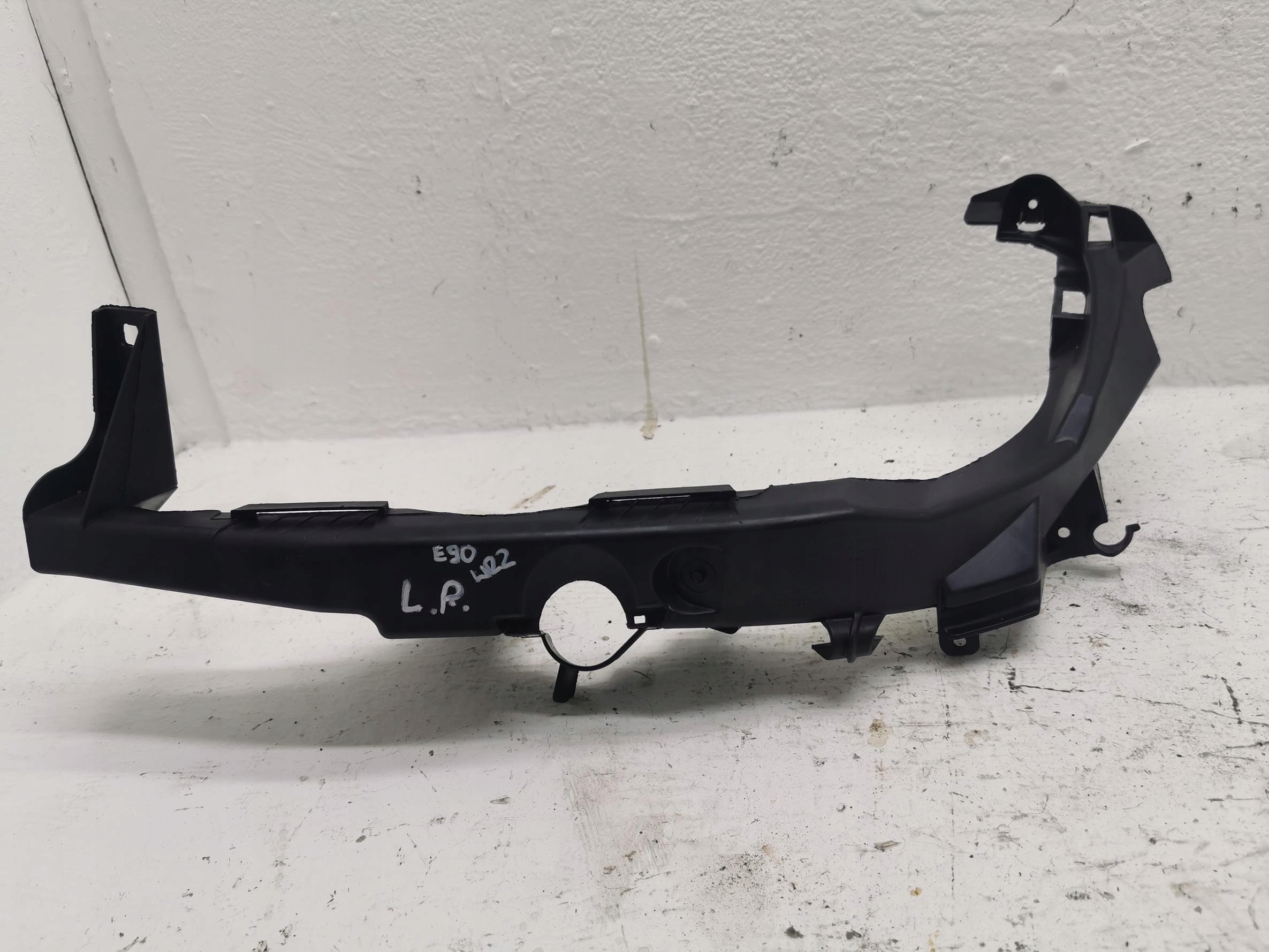 support lights left front BMW SERIA 3 E90 E91 7116707
