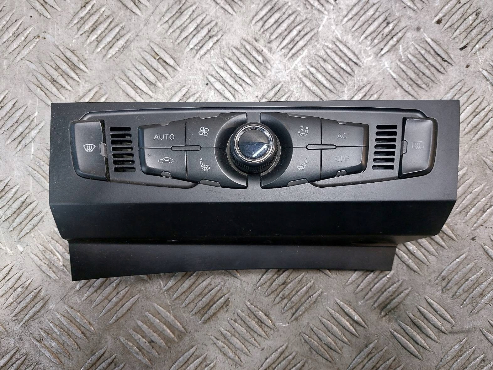 PANEL air conditioning devices AUDI A4 B8 8T1820043AN