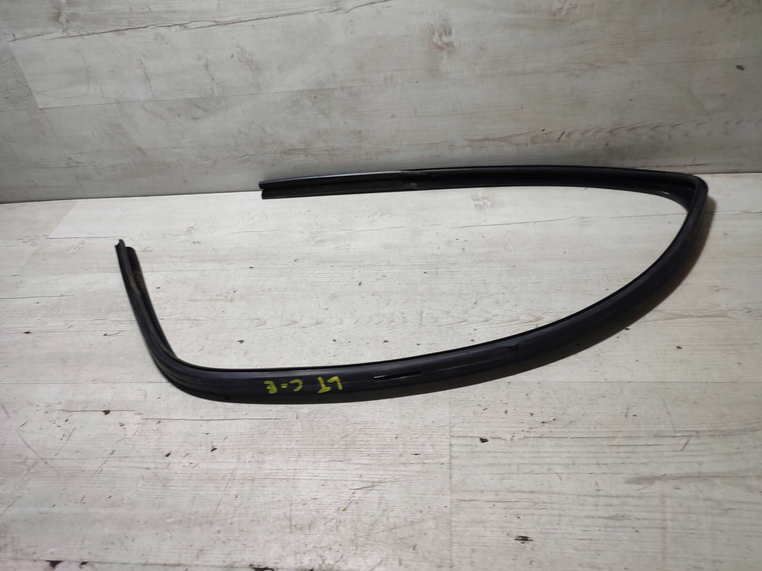 Opel Corsa E 2018 rear part side left gasket windows door