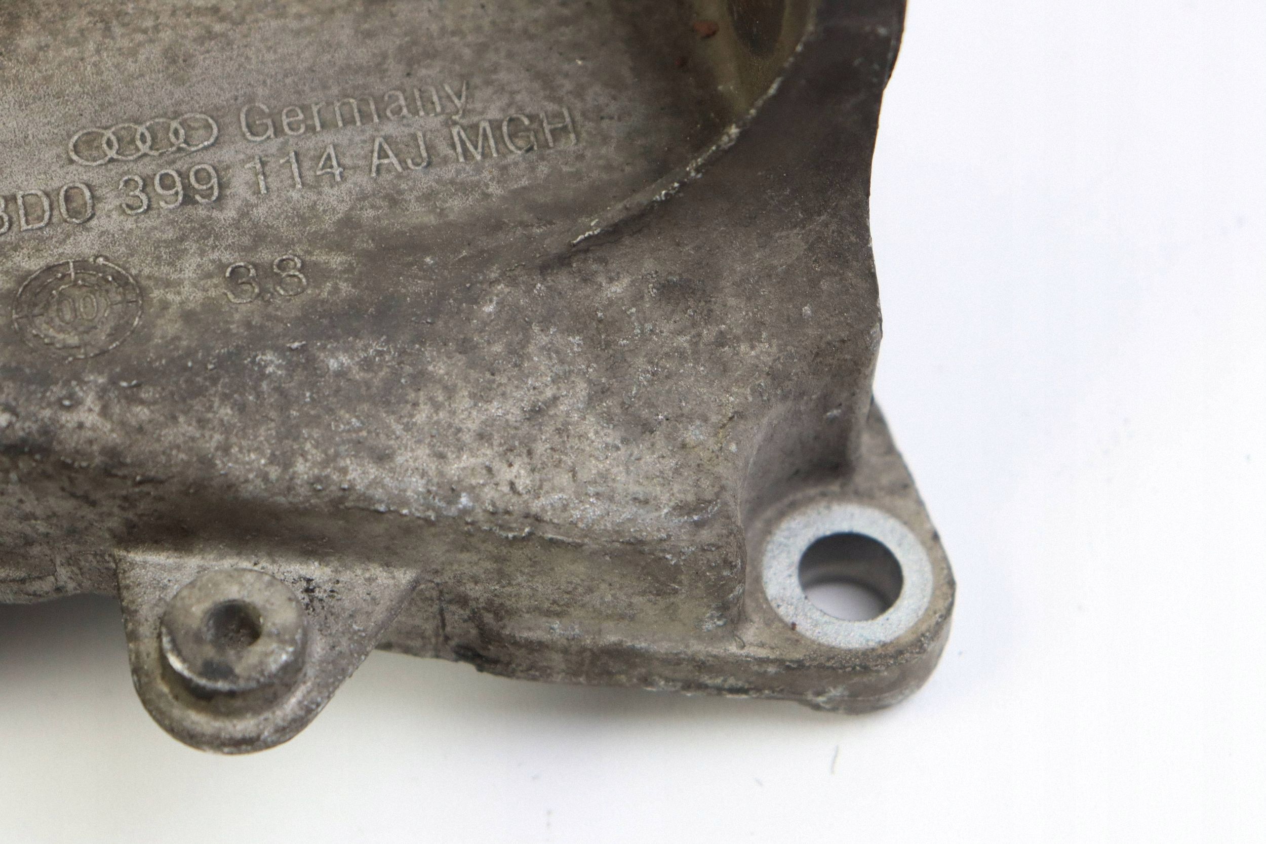 VW PASSAT B5 FL AUDI A4 A6 supporto staffa cambio ingranaggi Destro 8D0399114AJ