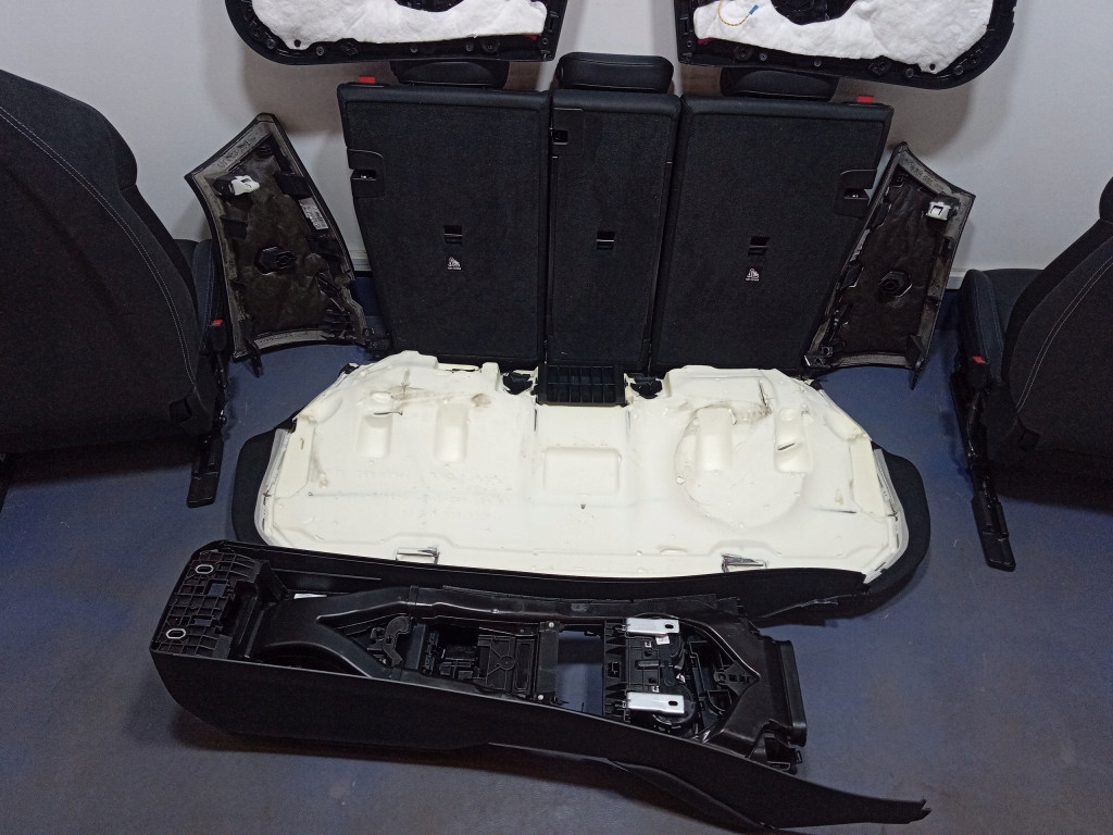 BMW I4 G26 кресла диван комплект m