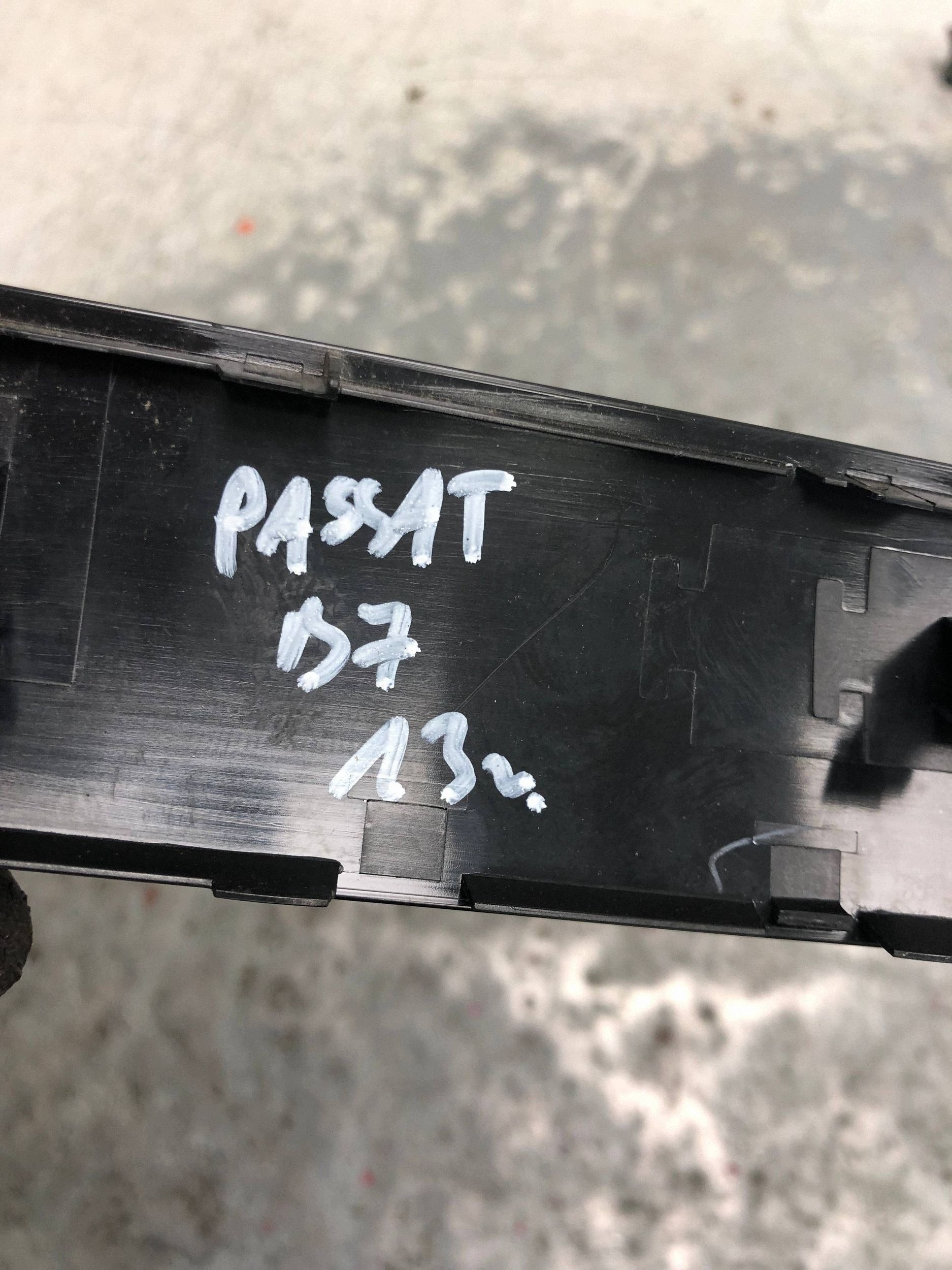 Moulage DEKOR Console VW PASSAT B7 3AB857212D