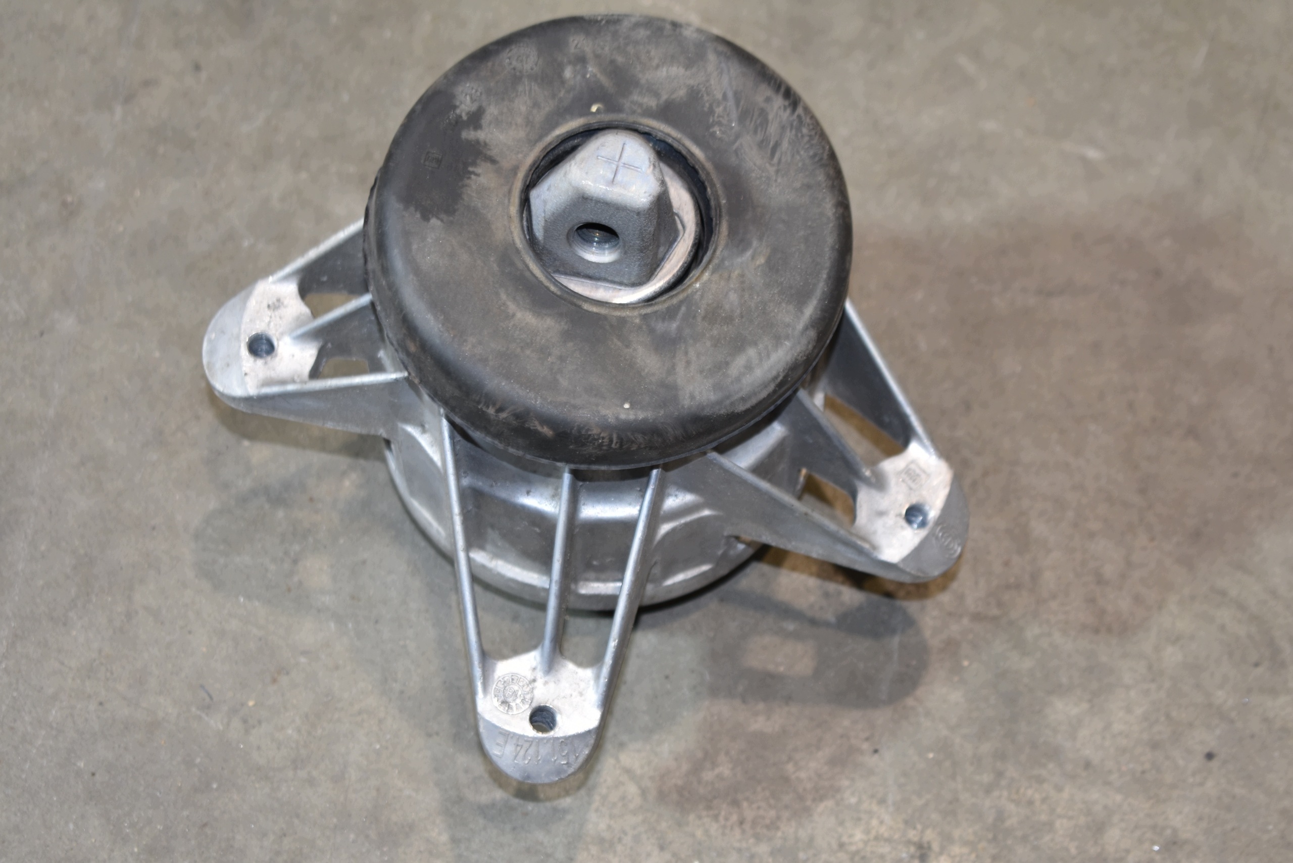 perfect condition engine mount right MERCEDES GLS X167
