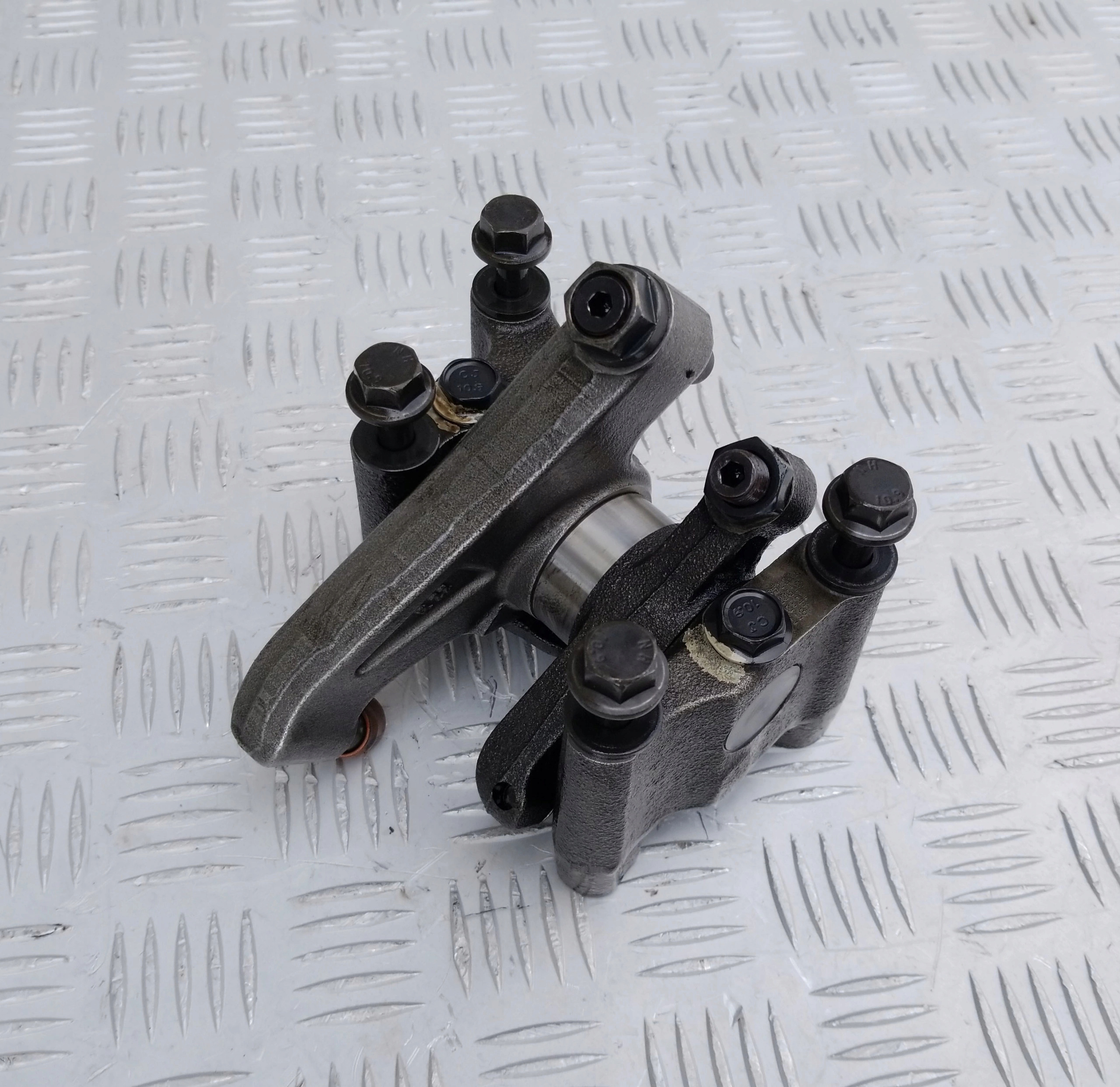 ТОЛКАТЕЛИ КЛАПАНОВ КЛАВИАТУРА DAF XF 105