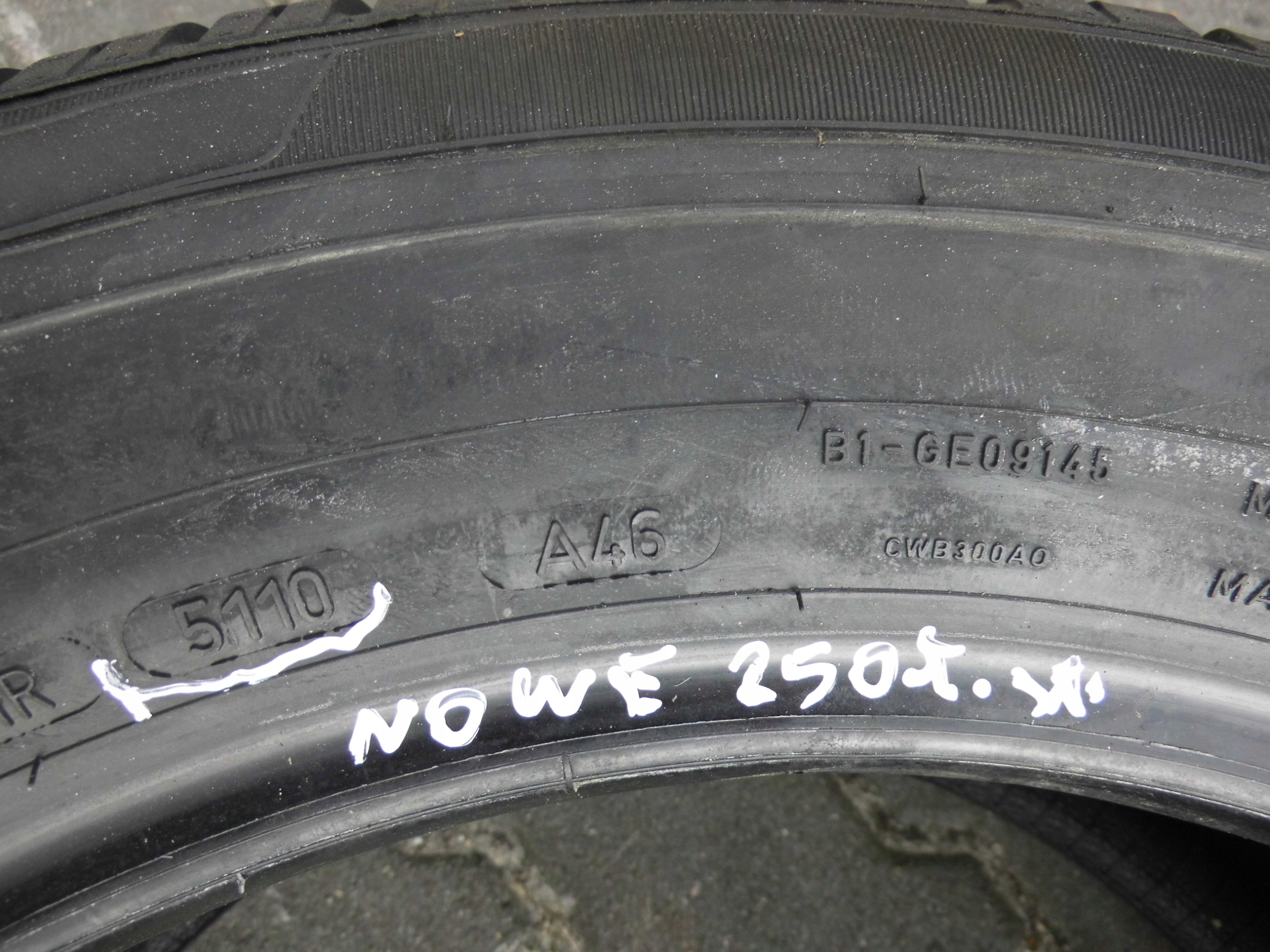 OPONY DUNLOP SP WINTER SPORT 3D 235/60 17'' 102H Rok produkcji 2010