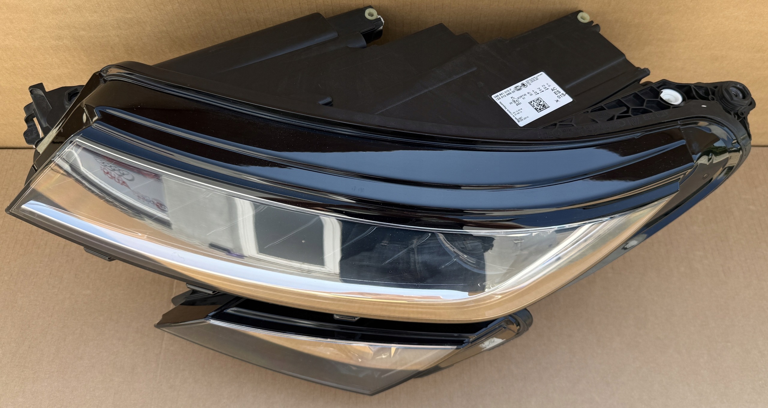 light front SKODA KODIAQ 566941015F FULL LED original as new