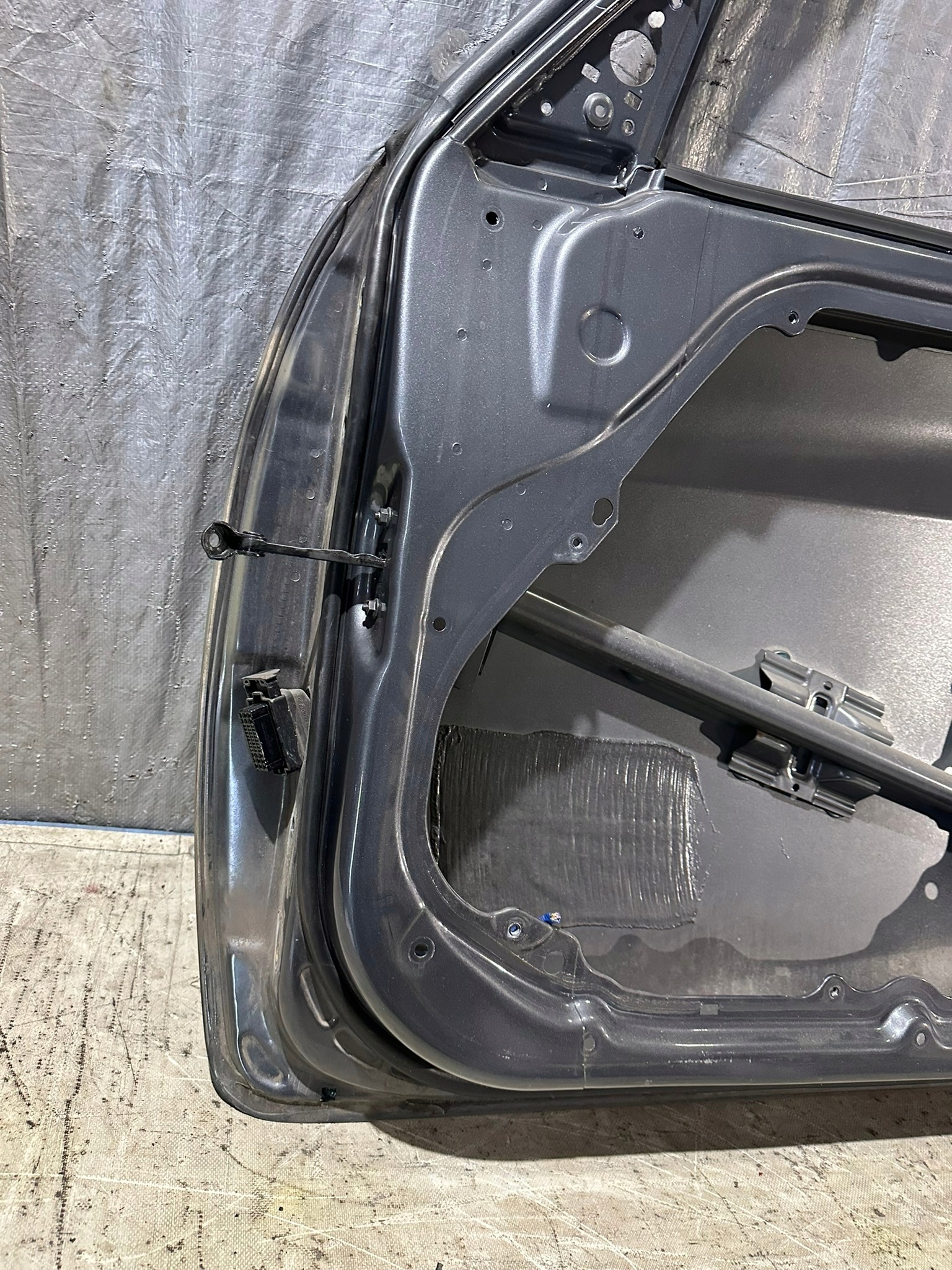 door right front KIA VENGA 9A