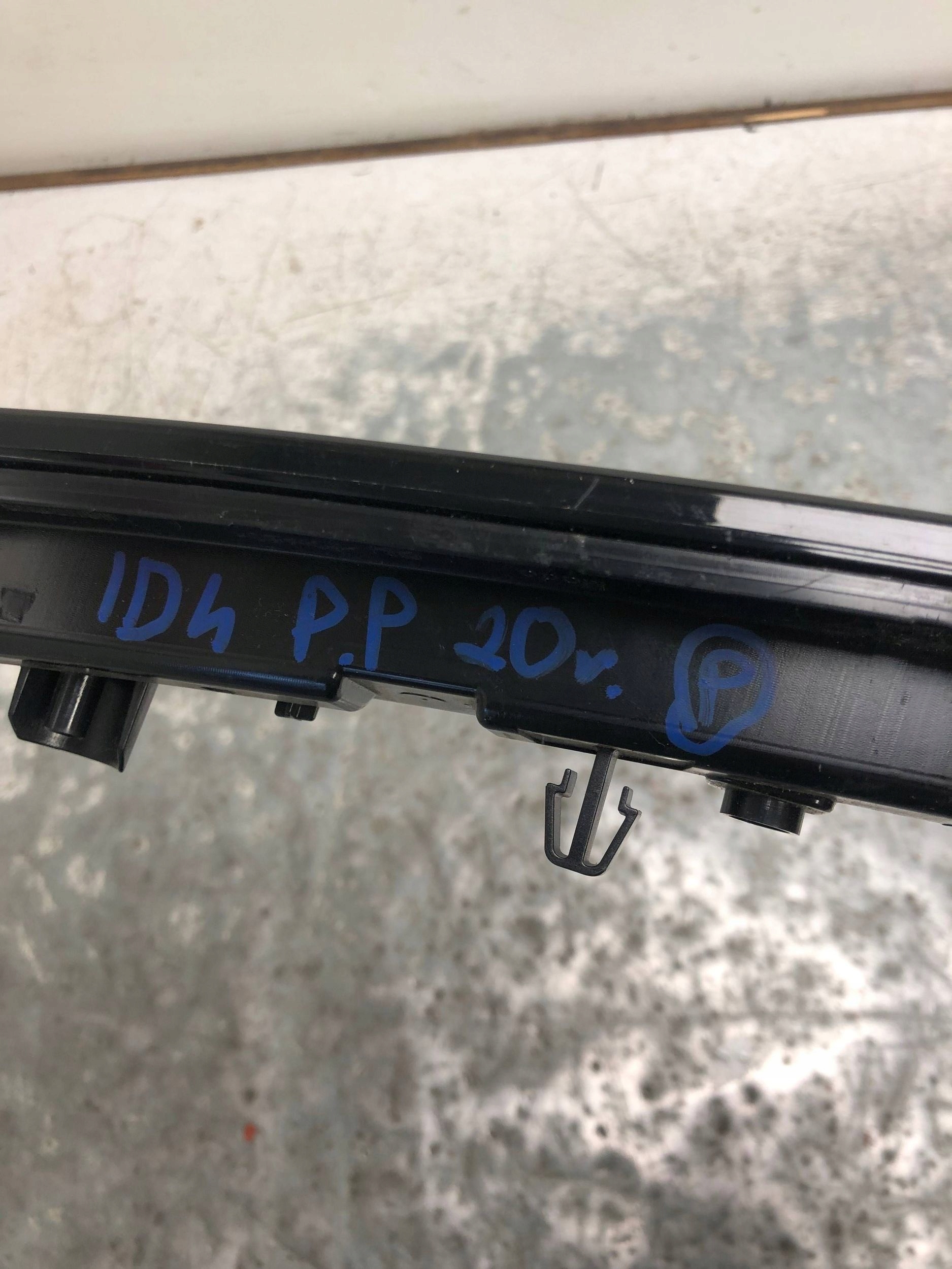 light LED DRL right front VW ID4 ID.4 11A941654