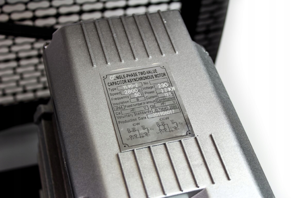 Kompresor powietrza 2070 z silnikiem 2,2kW 230V 2tłoki POMPA 600l/min 10BAR Model H2070