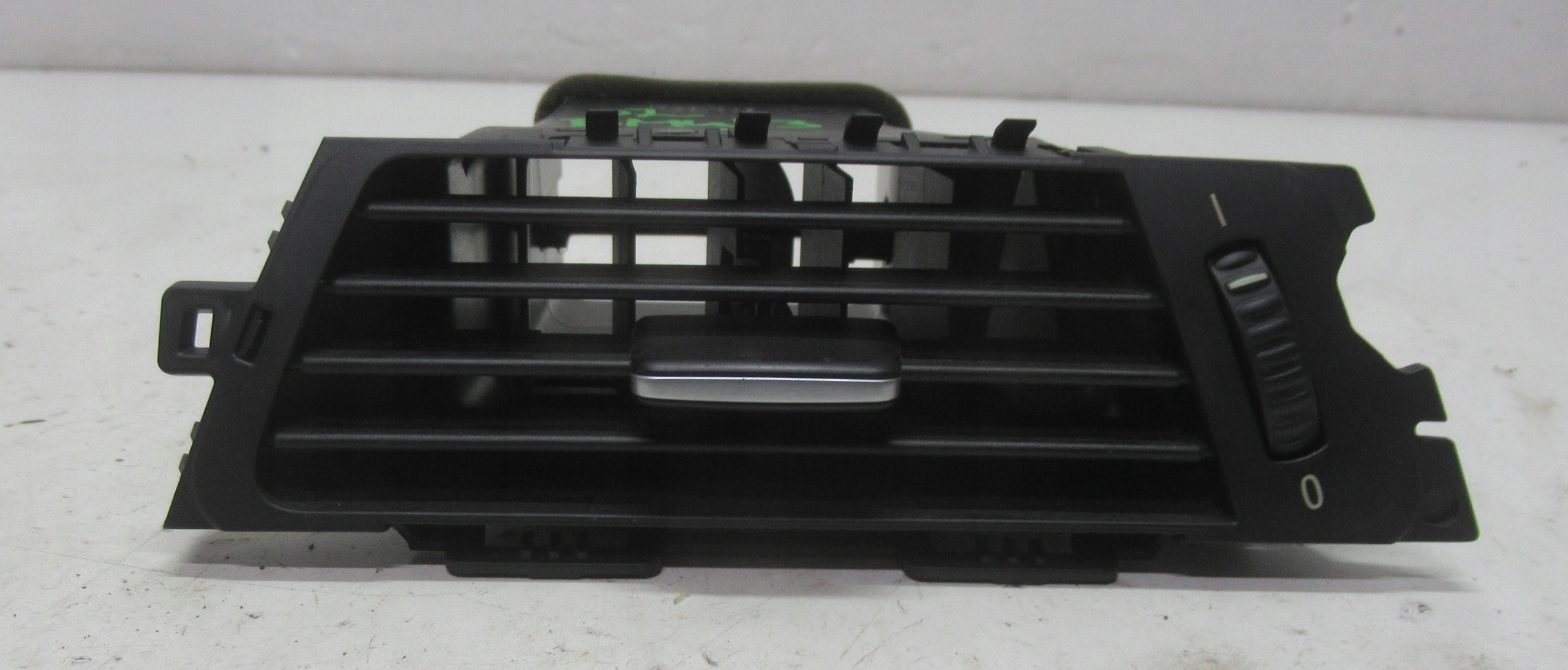 BMW E91 2.0 B 07R grid air conditioning devices right EU 9123298