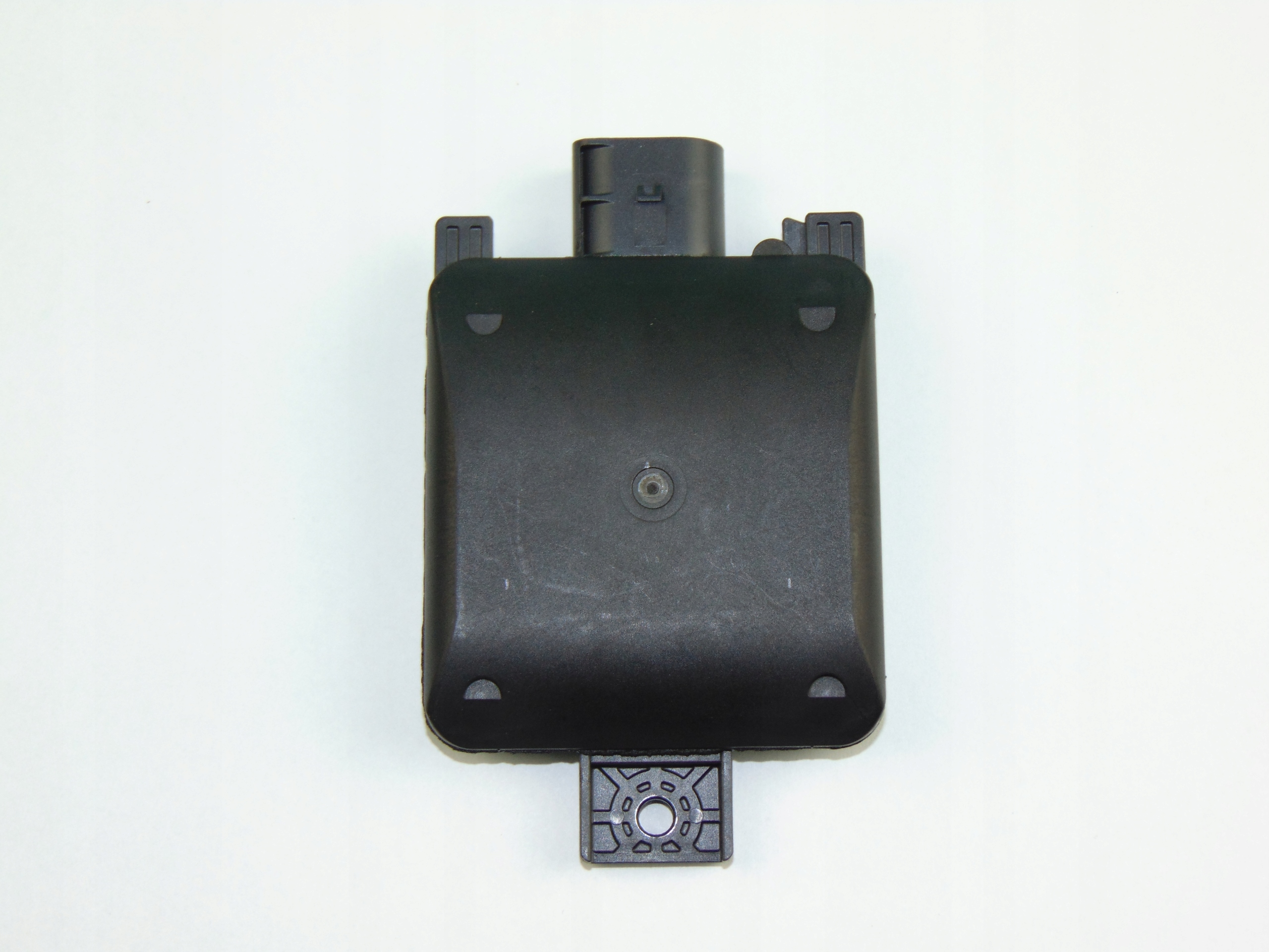 Radar 2Q0907686B Audi VW Seat Skoda
