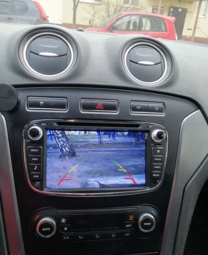 RADIO ANDROID FORD MONDEO FOCUS GALAXY S-MAX DSP! Złącza AUX minijack RCA Pre-out (przedwzmacniacz) RCA Sub-out (subwoofer) USB