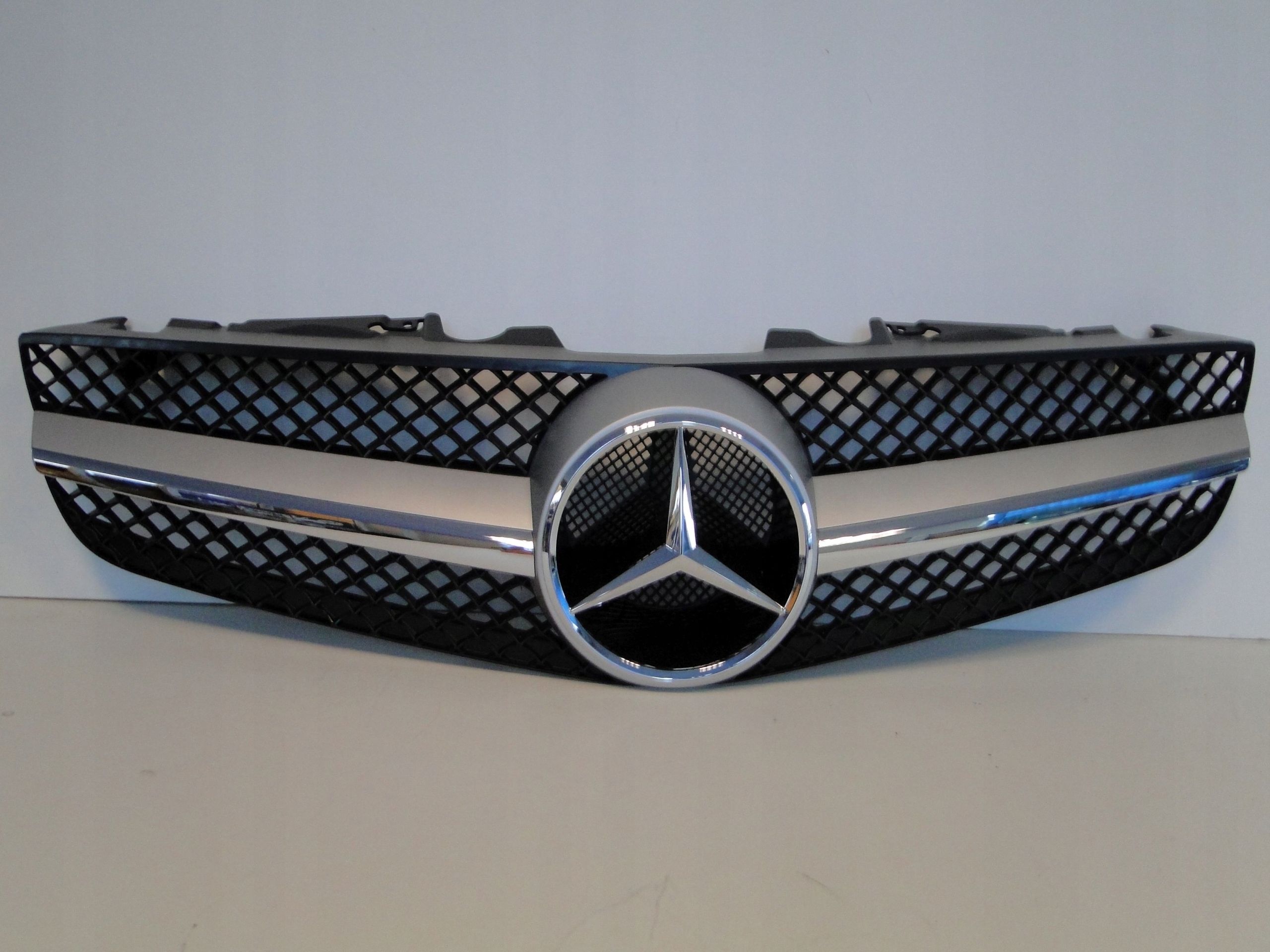 MERCEDES SL R230 230 LIFT PO LIFCIE GRILL ATRAPA SREBRNY Typ samochodu Samochody osobowe