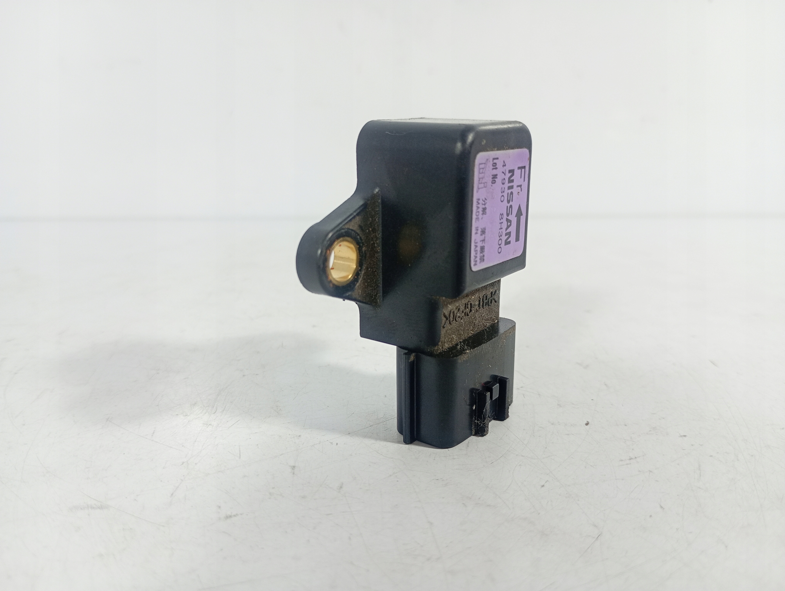 NIssan X-Trail T30 00-07 SENSOR impact sensor OE 479308H300